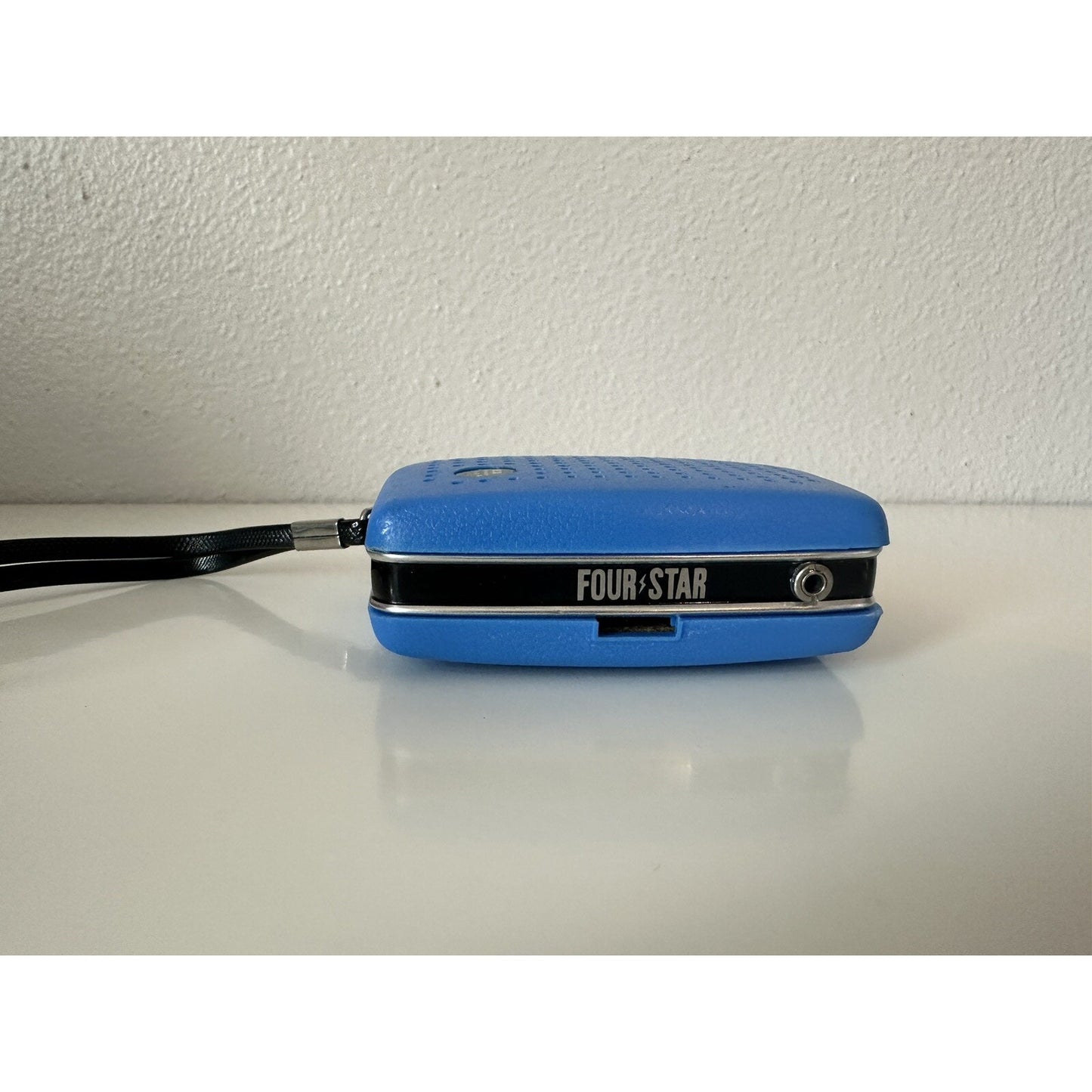 VINTAGE *NEW* 1970's Four Star FS-7 Solid State Radio in Blue