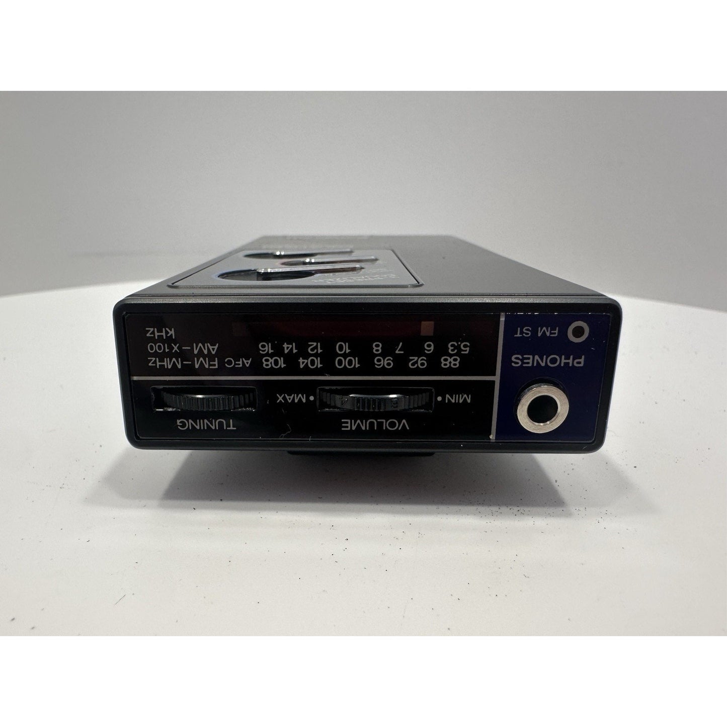 VINTAGE *PRISTINE* 1980's Panasonic RF-11 Portable AM/FM Radio Walkman