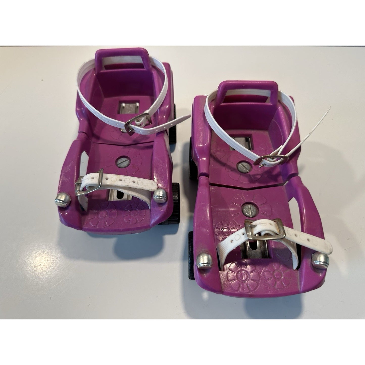 VINTAGE 1970's Purple Adjustable Skates for Kids w/ Straps