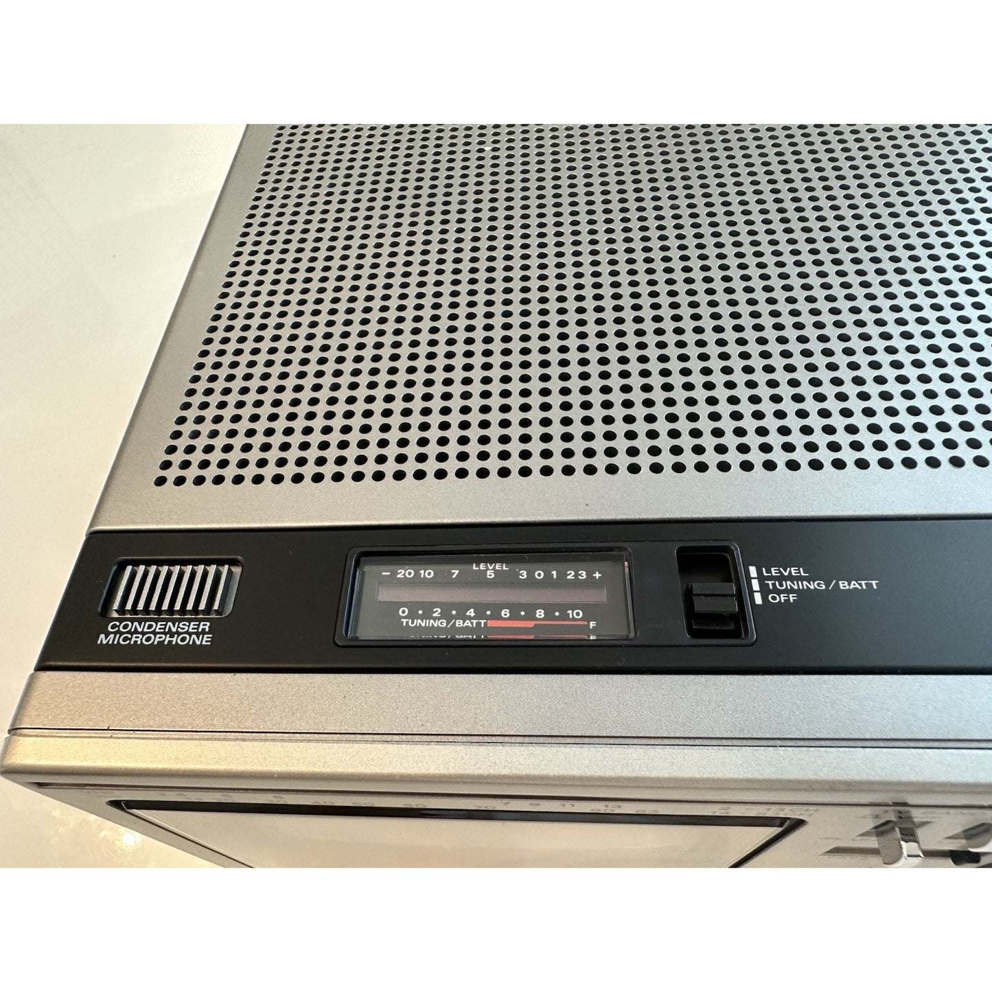VINTAGE *NEW* 80's Hitachi K-2400 Solid State TV Receiver/Cassette RARE
