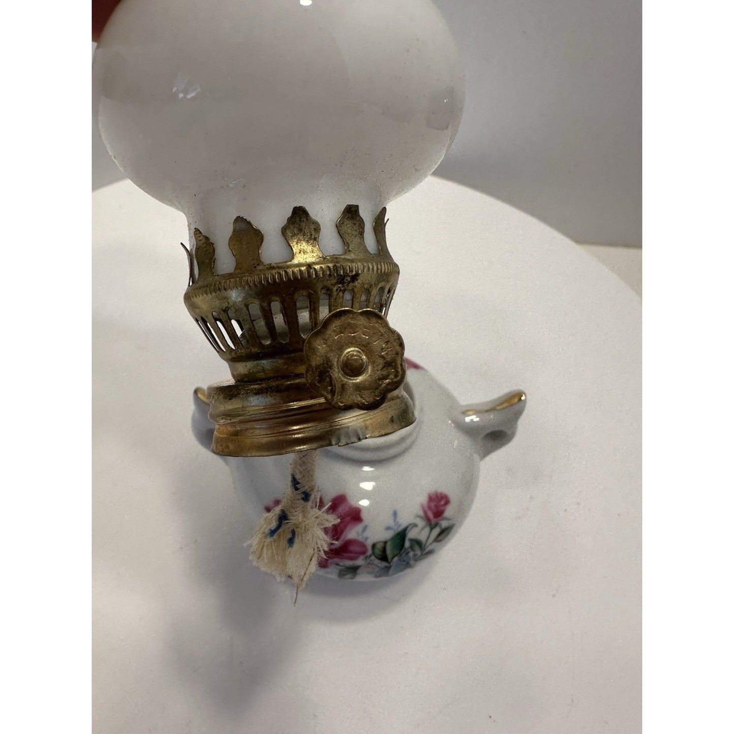 VINTAGE *NEW* 1970's Porcelain Oil Lamp with Flowers