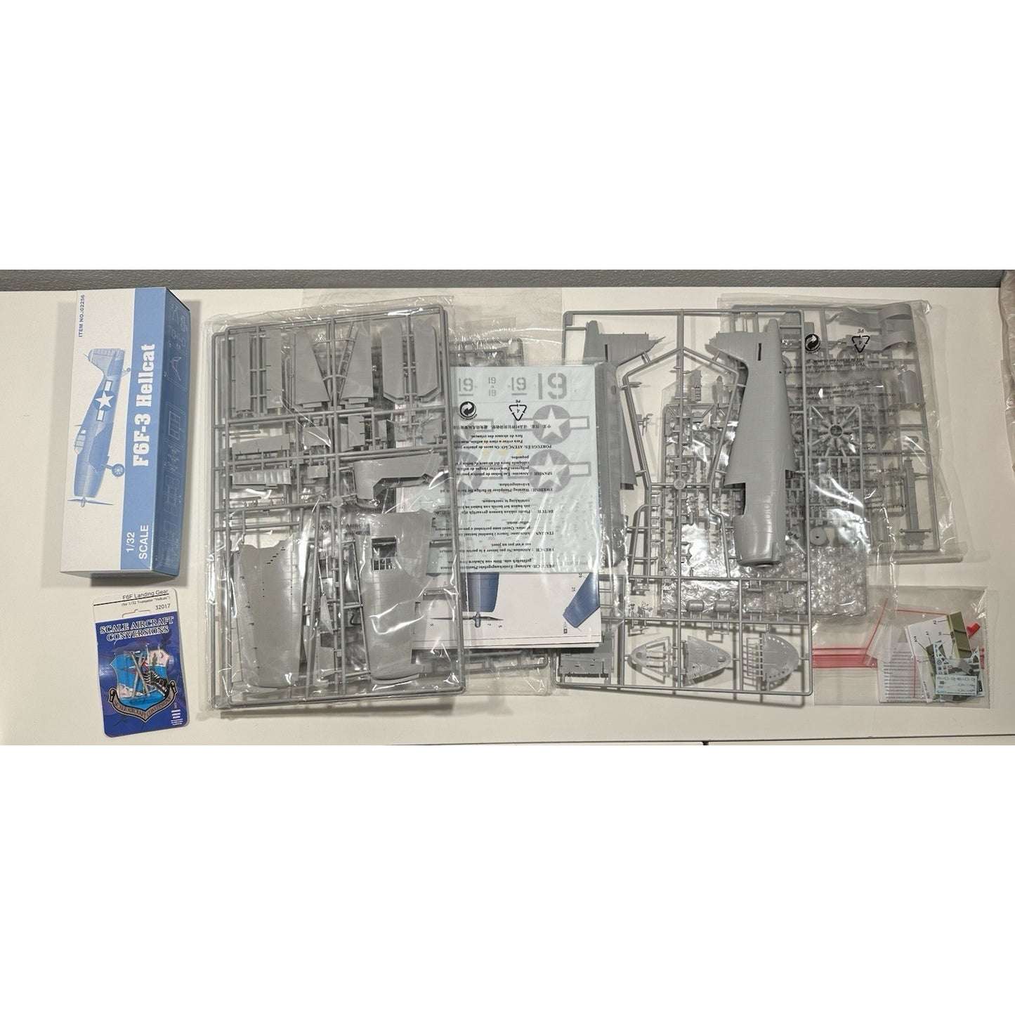 VINTAGE *NEW* Trumpeter 02256 1:32 F6F-3 Hellcat Model Kit