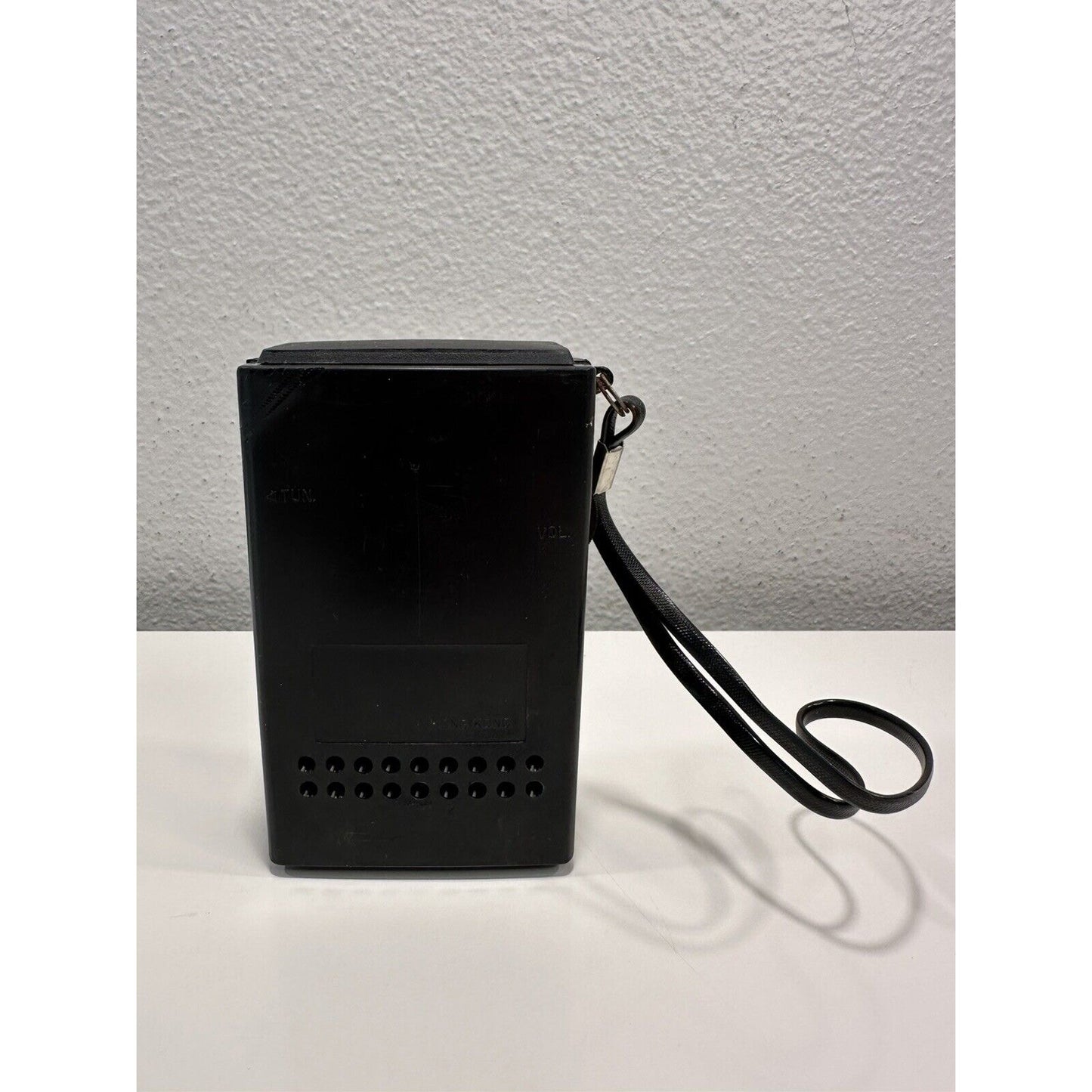 VINTAGE *NEW* Seiko Solid State AM Black Pocket Radio