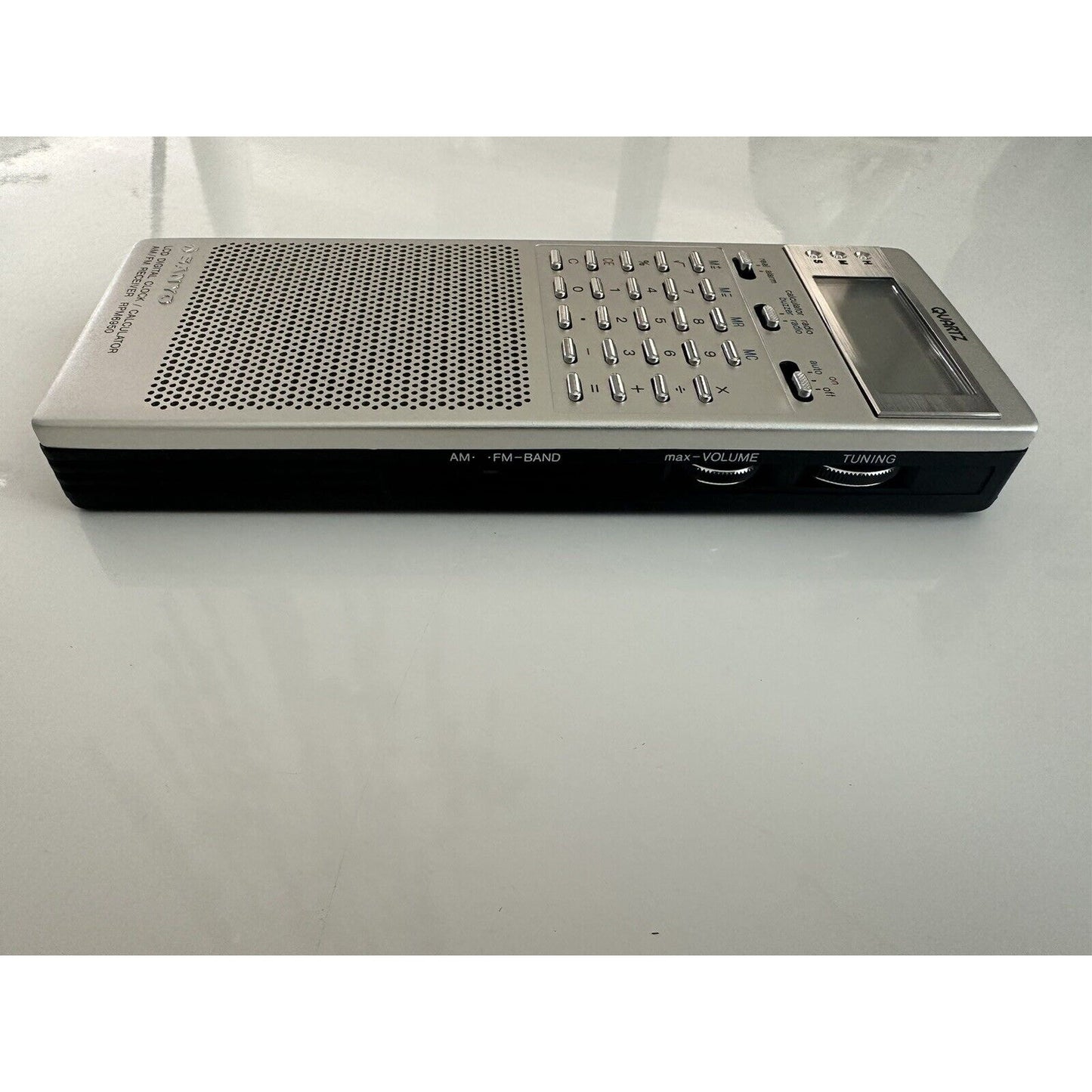 VINTAGE *NEW* Sanyo RPM 6950 Calculator am/fm Clock Radio Slim