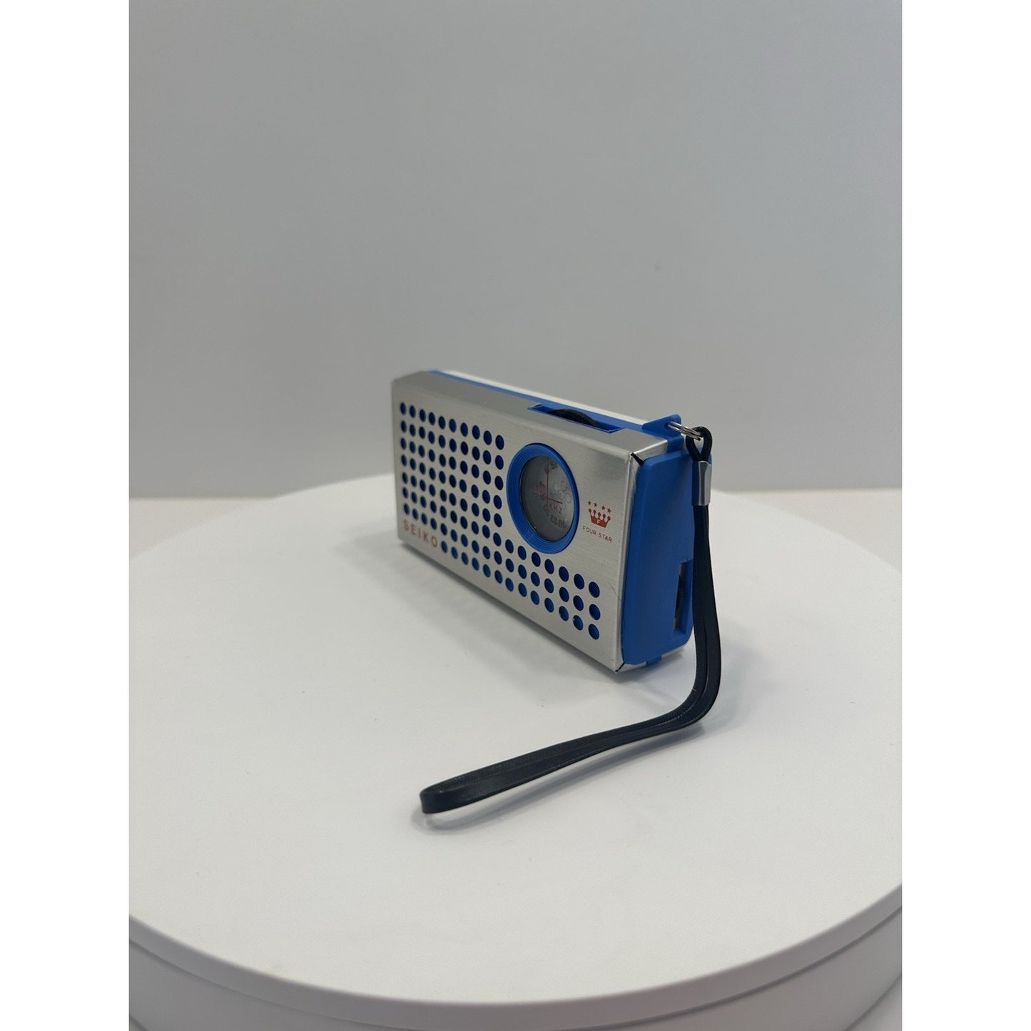VINTAGE *NEW* Seiko 601 Blue Solid State Pocket Transistor Radio