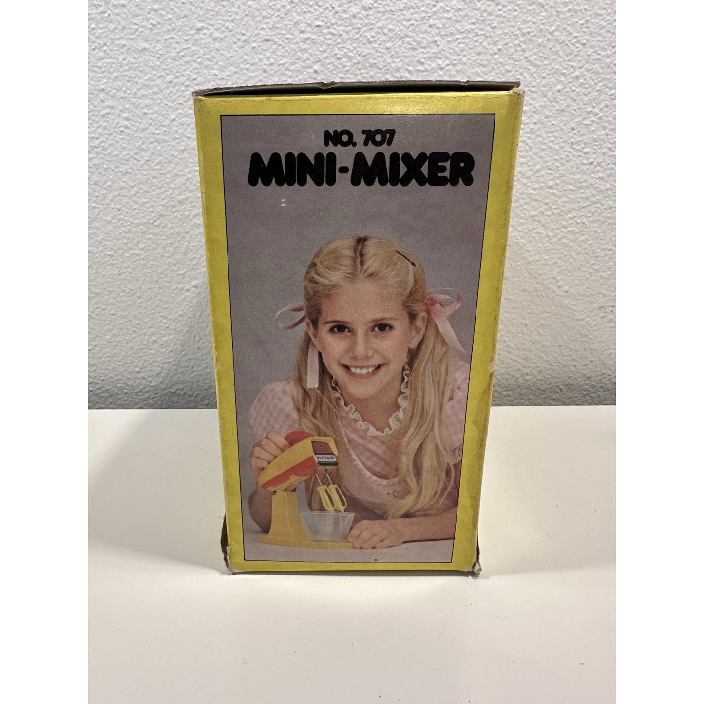 VINTAGE *NEW* 1970's Toy Mixer & Bowl Battery-Operated