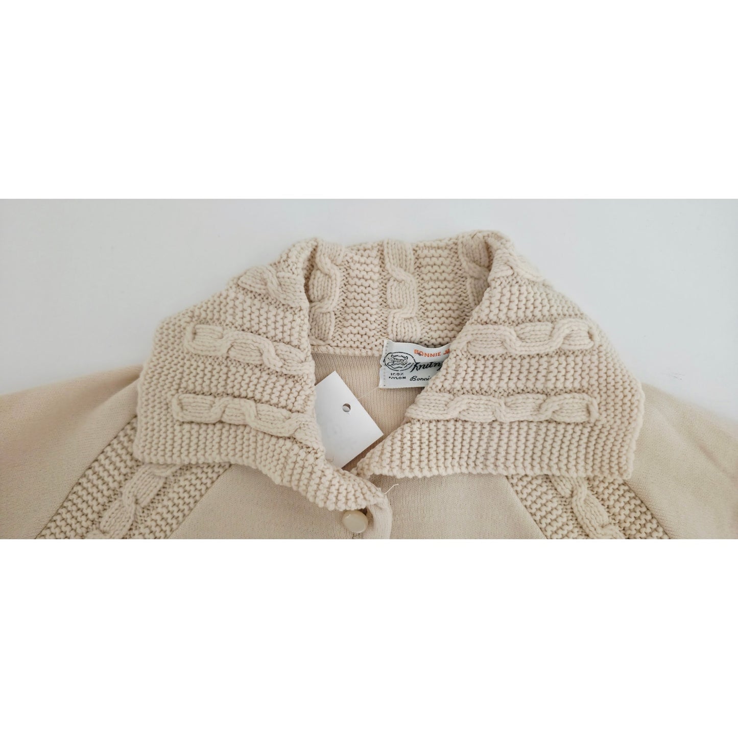 VINTAGE *NEW* 1970's Women's Cream Collared Sweaterw/ Buttons 100% Nylon Size 34