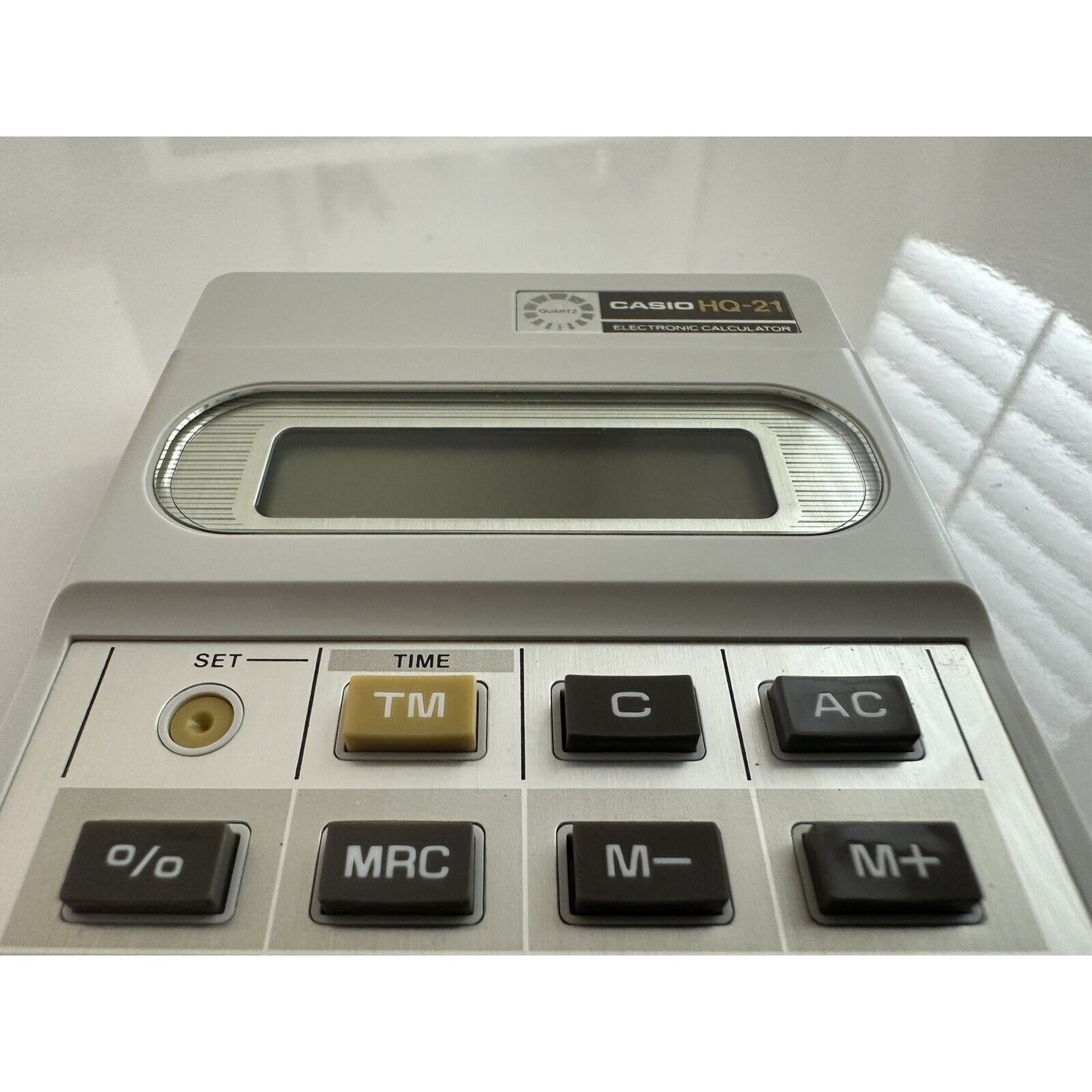 VINTAGE *NEW* Casio HQ-21 Electronic Battery Clock/Calculator