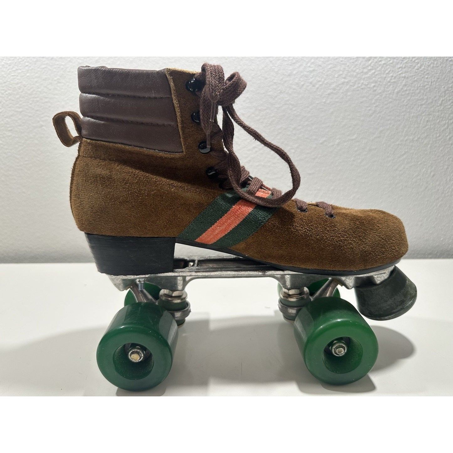 VINTAGE *NEW* 1970's's Hot Shot Suede Demi-Boot Roller Skates-MN'S 8/WMN 10