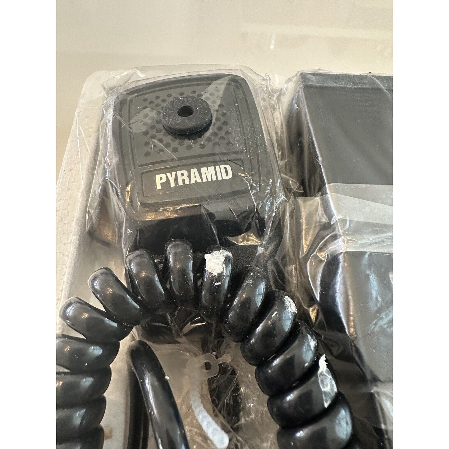 VINTAGE *NEW* PYRAMID 40-Channel Citizens Band Mobile CB Radio