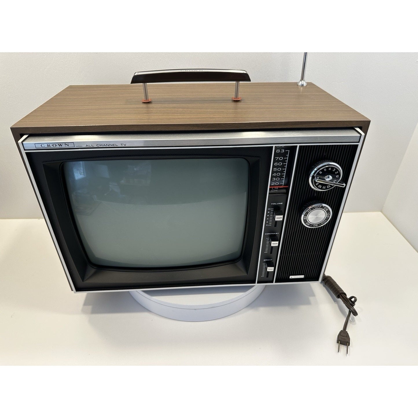 VINTAGE *PRISTINE* 1970's Crown #14TV-401 Television Japan