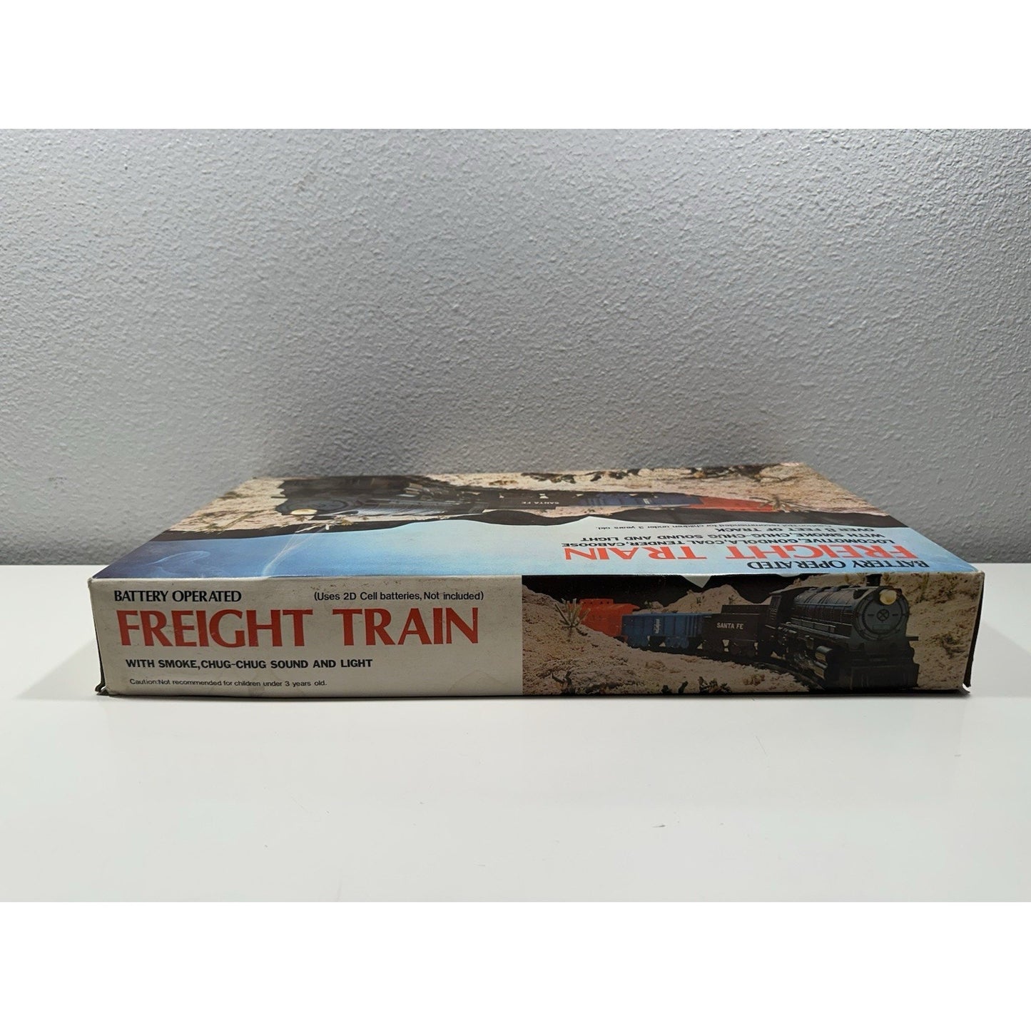 VINTAGE *NEW* Battery Operated Plastic Freight Train Sound Light 8' Track Toy