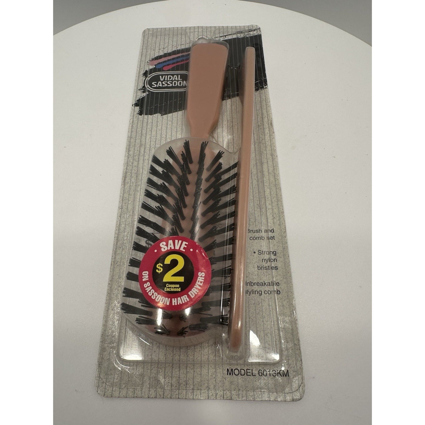 VINTAGE *NEW* 1992 Vidal Sassoon 6013KM Brush & Comb Set Pink
