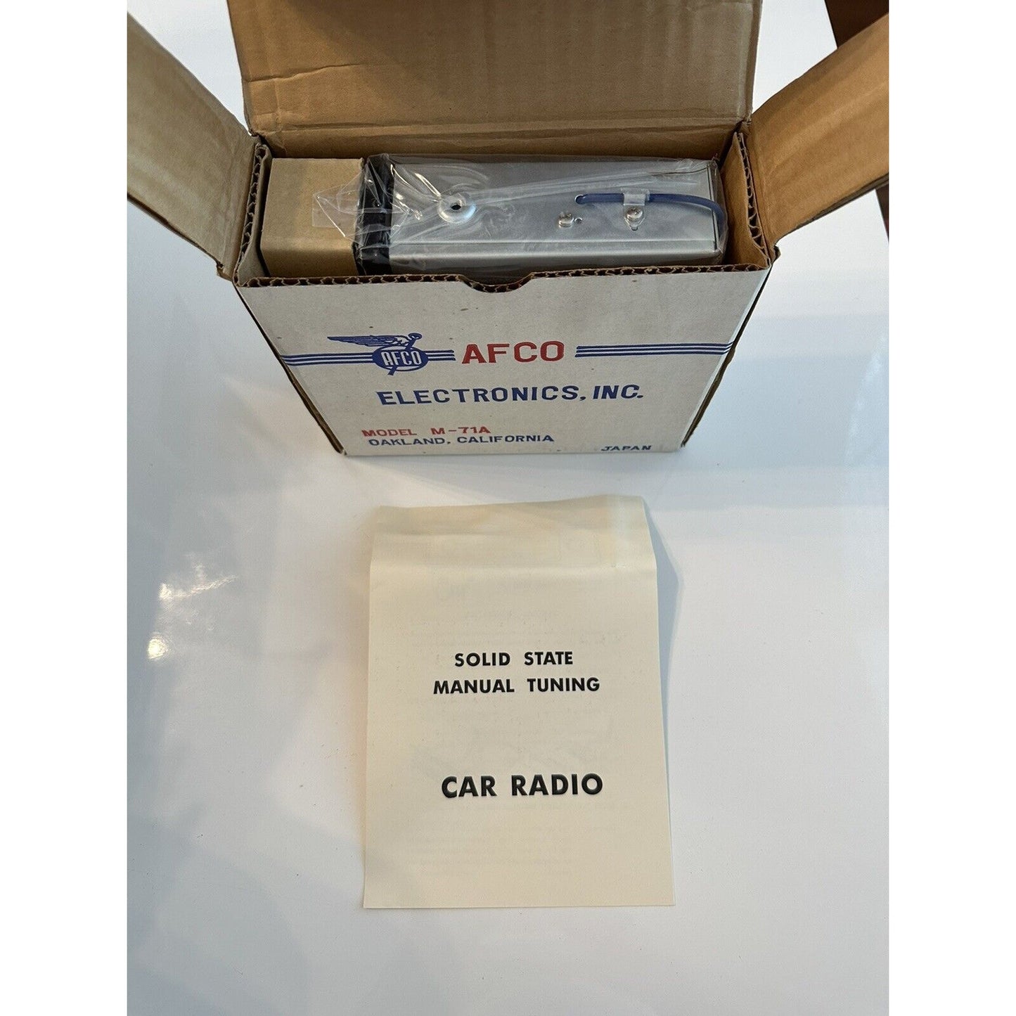 VINTAGE *NEW* AFCO Model M-71A Universal Manual Transistor Auto Radio
