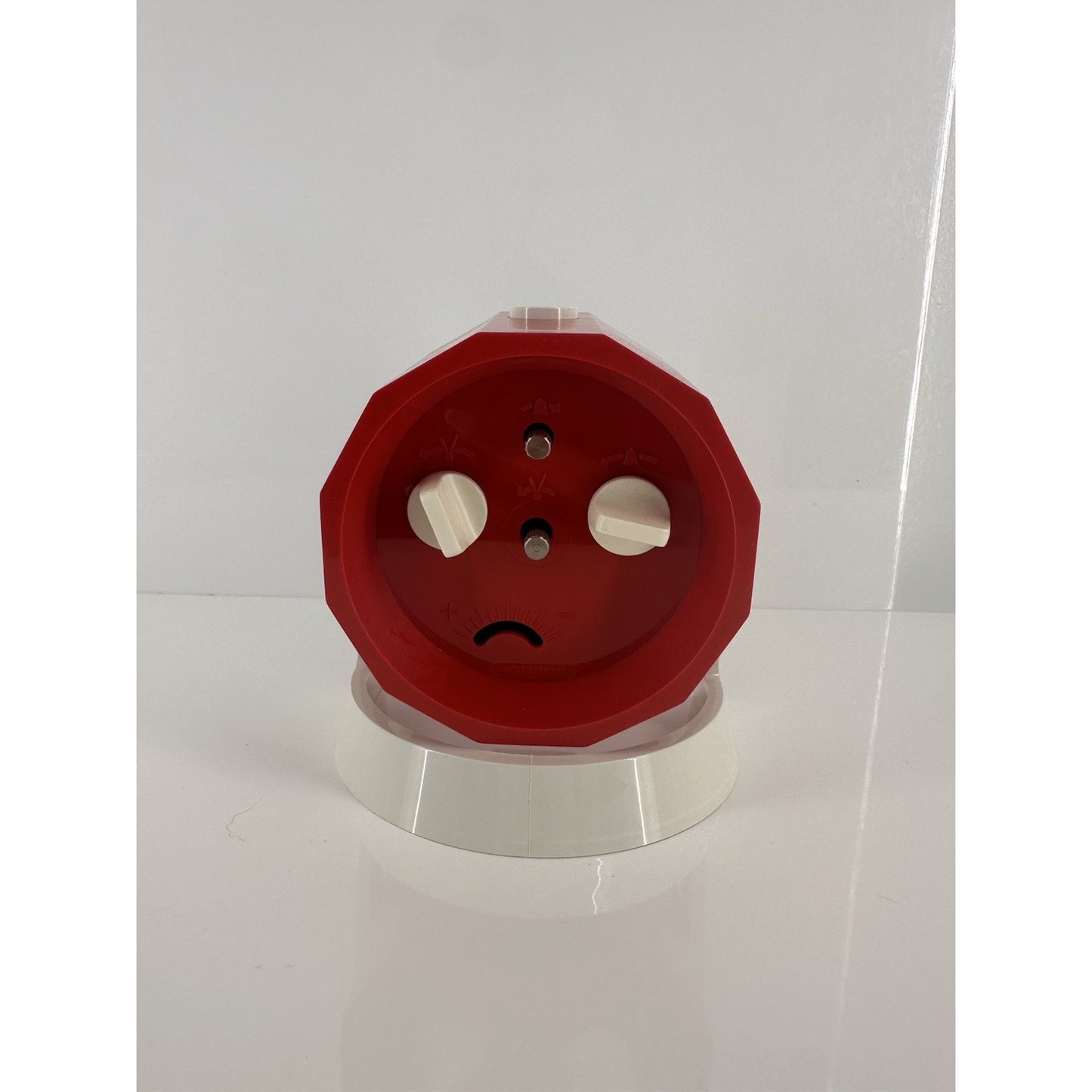 VINTAGE *NEW* 1980's Linden Retro Alarm Table Clock Red Germany