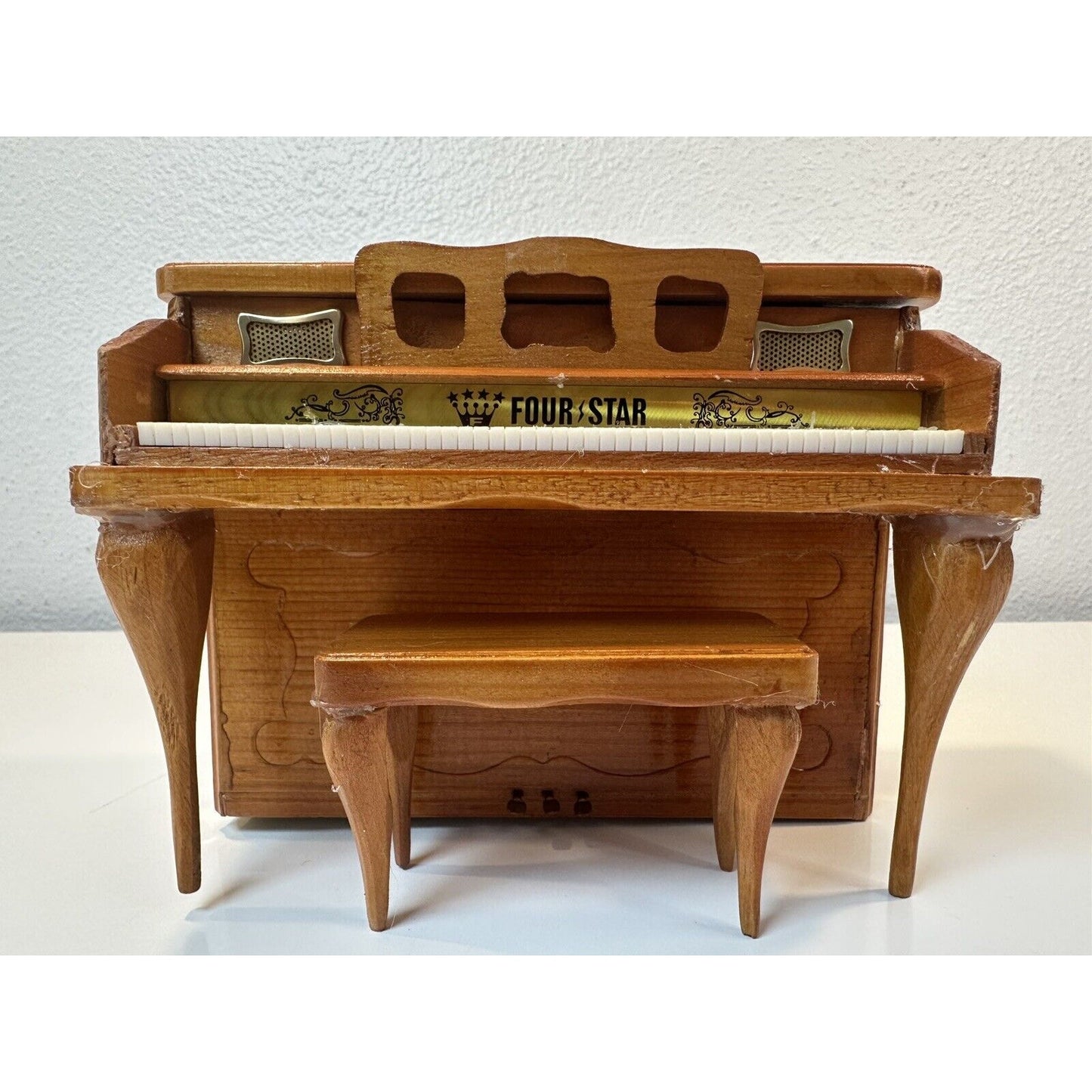 VINTAGE *NEW* 1960's Four Star Solid State Wooden Piano Radio