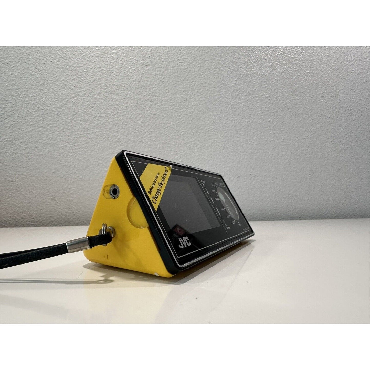VINTAGE *NEW* 1970's JVC 8000 Triangular Portable am Radio-Yellow