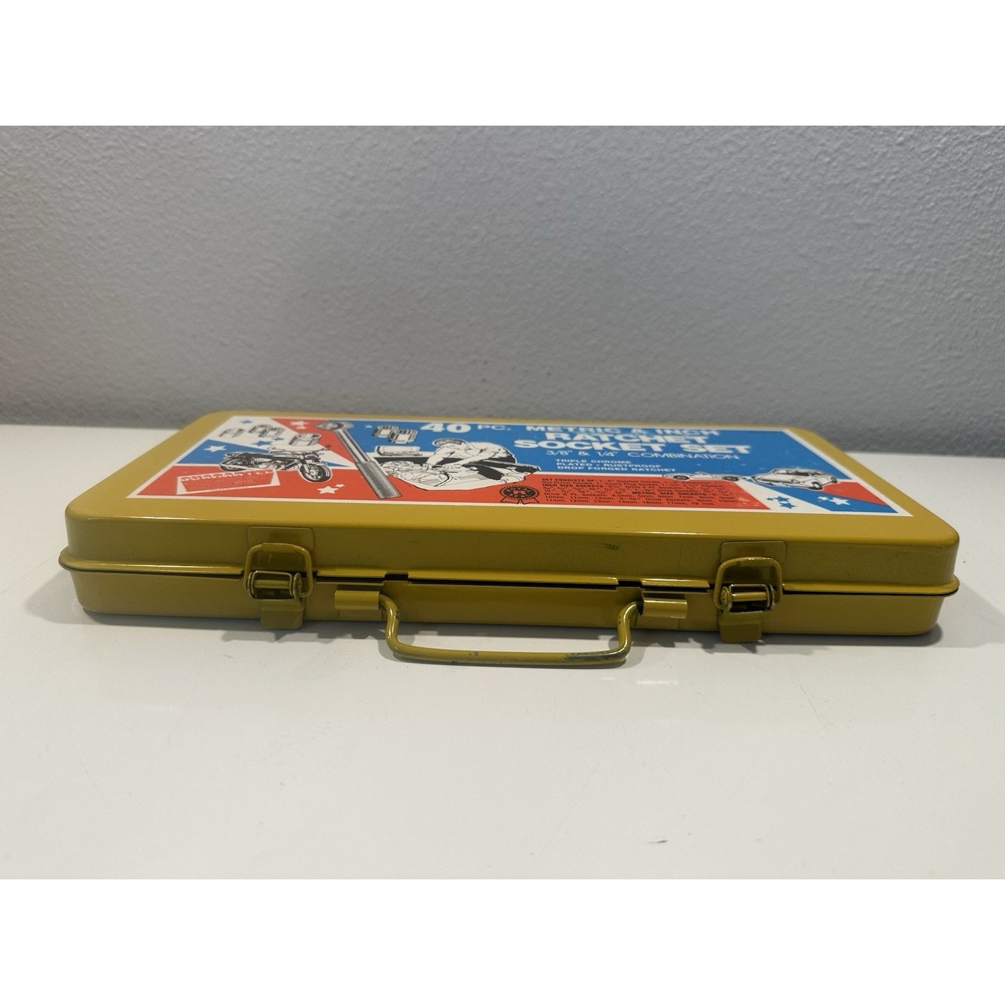 VINTAGE *NEW* 1980's Royal Seal 40 PC Ratchet & Socket Set Metric/Inch