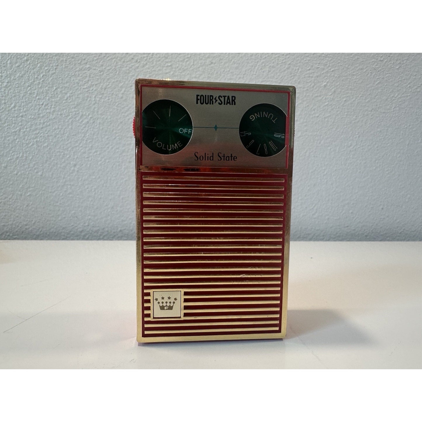 VINTAGE *NEW* 1970's Four Star FS-701 Solid State Radio in Red w/ Clear Case
