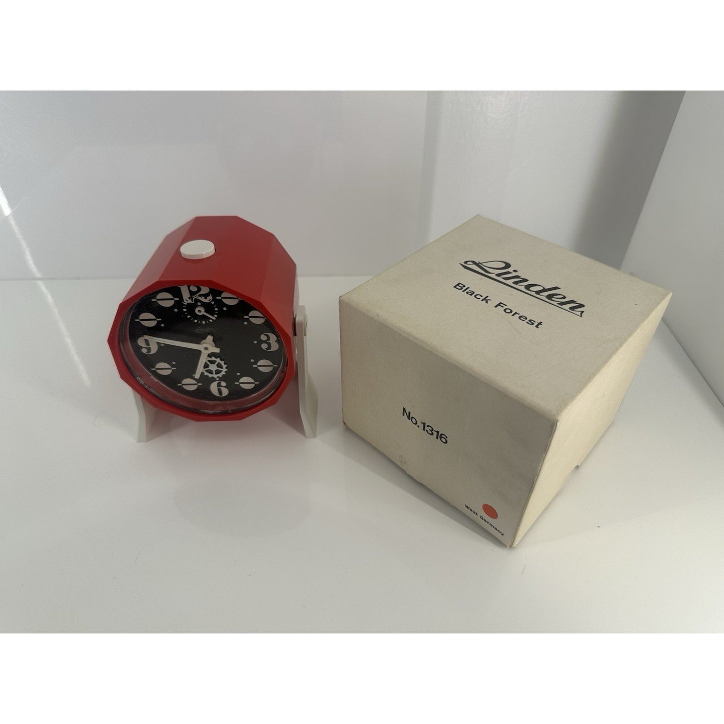 VINTAGE *NEW* 1980's Linden Retro Alarm Table Clock Red Germany