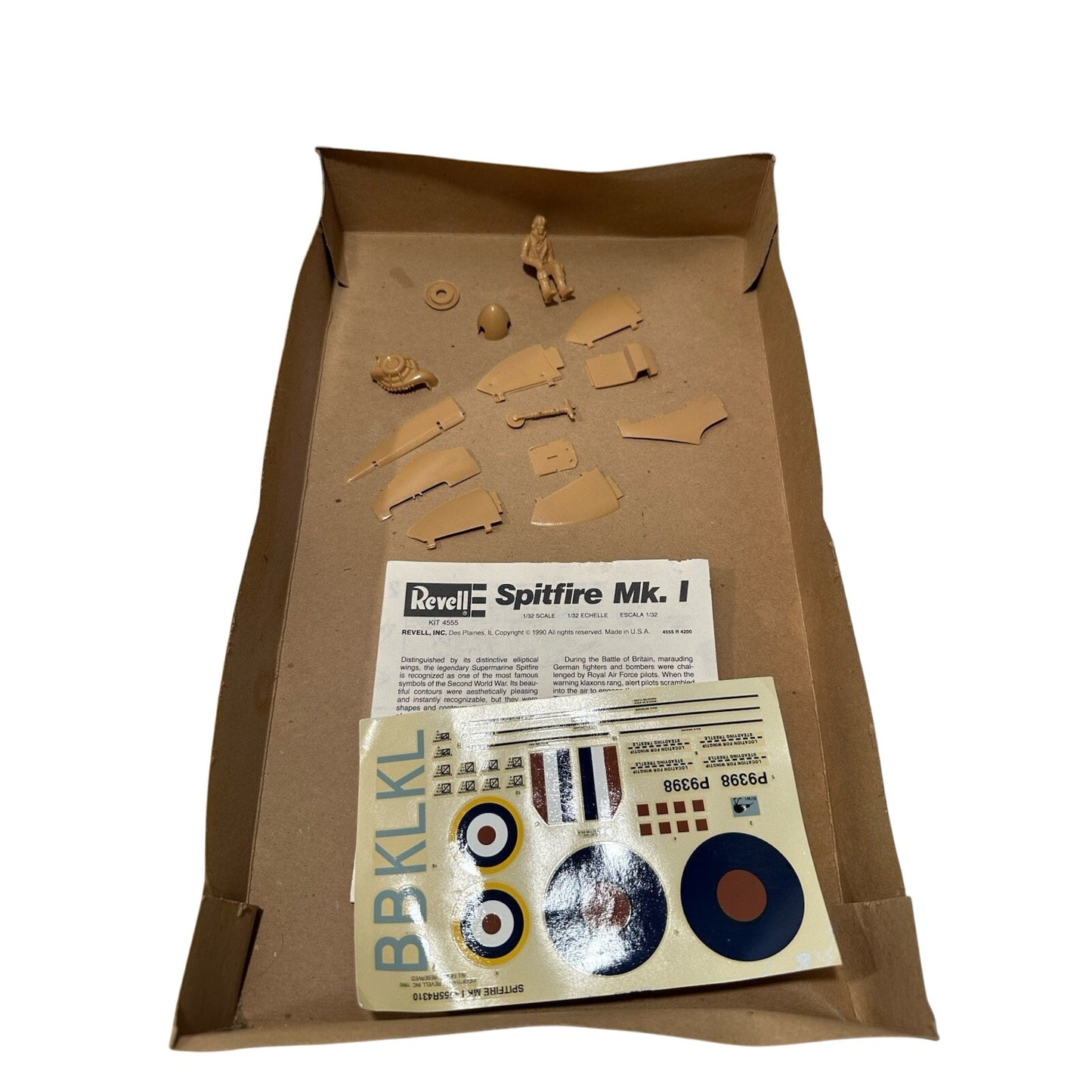 VINTAGE *NEW* Revell Lone Eagles Spitfire Mk1 #4555 1:32 COMPLETE Set
