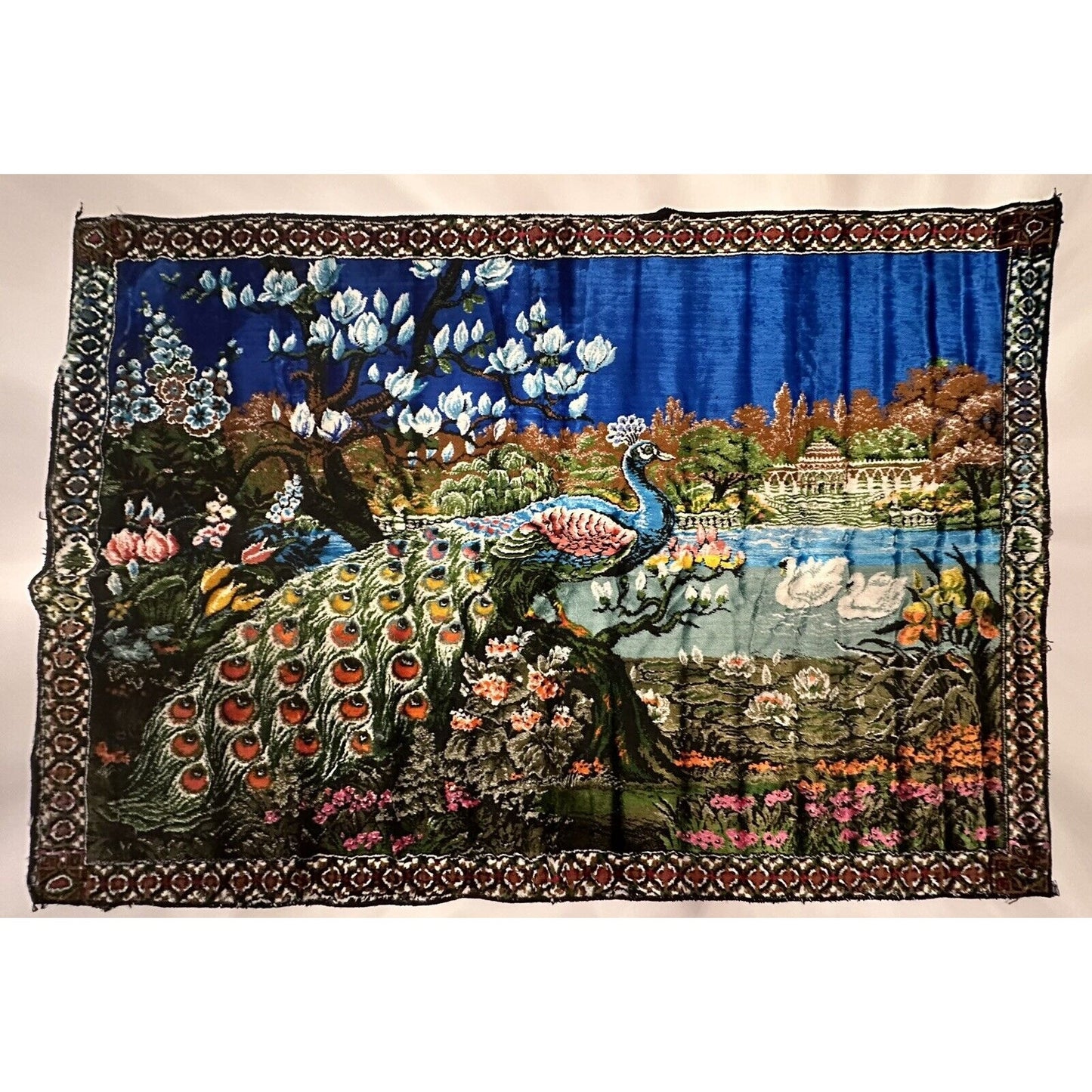 VINTAGE *NEW* Beautiful Peacock At the Lagoon Wall Art Rug/ Tapestry