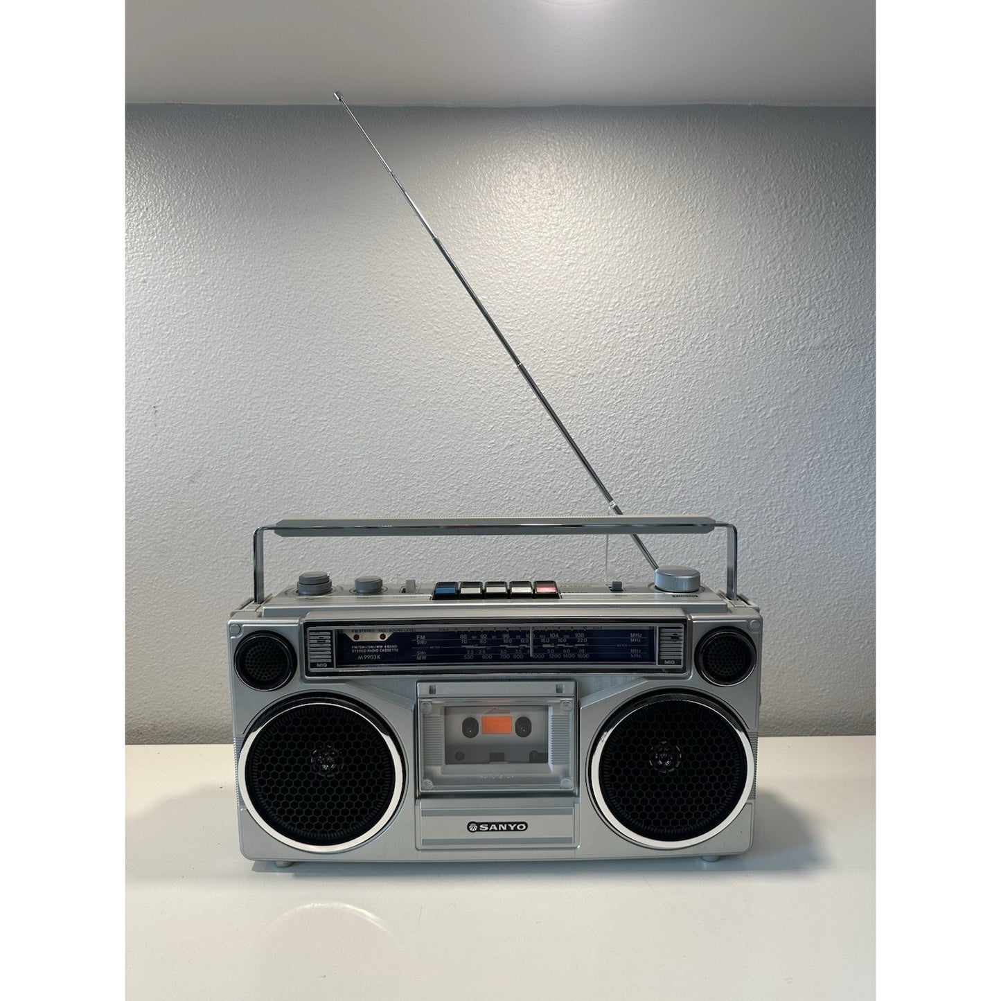 VINTAGE *NEW* 1980's Sanyo Boombox M9830K AM/FM Cassette Boombox