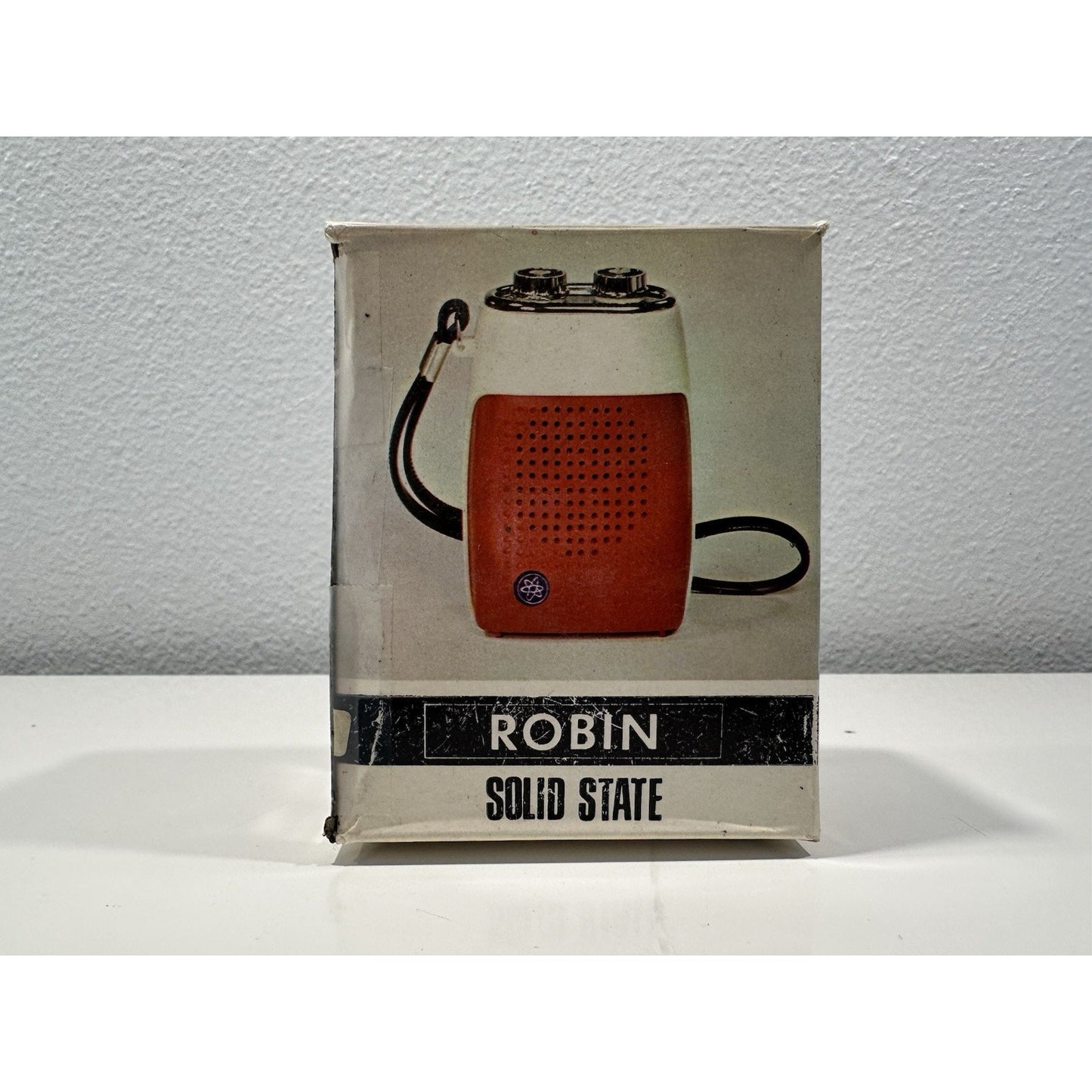 VINTAGE *NEW* ROBIN AIE-741 Red/Black Solid State Micro Transistor Radio