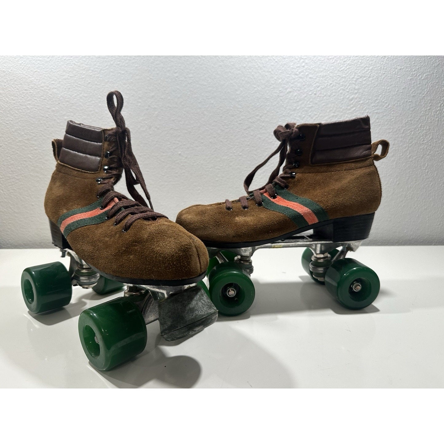 VINTAGE *NEW* 1970's's Hot Shot Suede Demi-Boot Roller Skates-MN'S 8/WMN 10