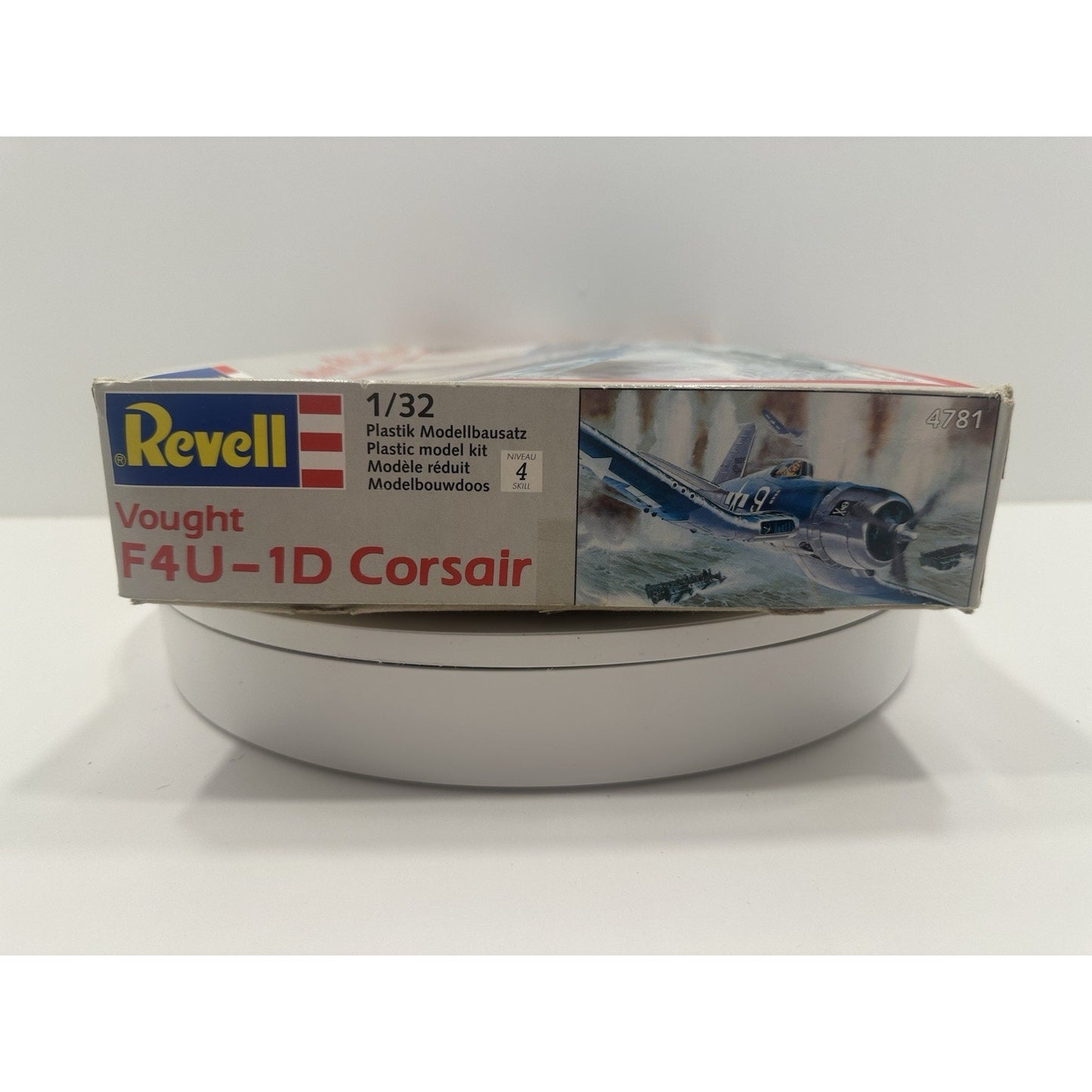 VINTAGE Revell Vought F4U-1D Corsair 1:32 4781 Model Plane Kit