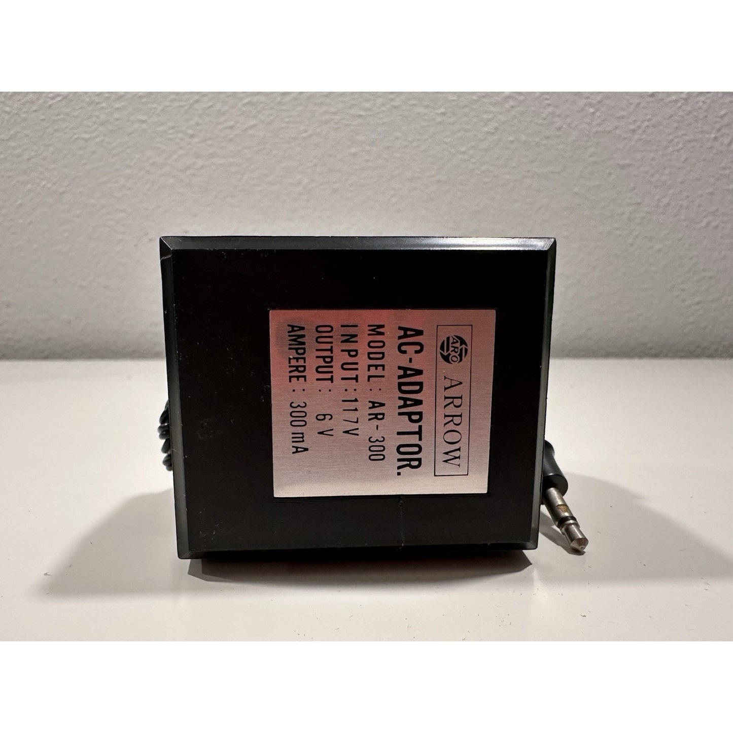 VINTAGE *NEW* Arrow AC Power Adapter Japan 117V/6V 300mA