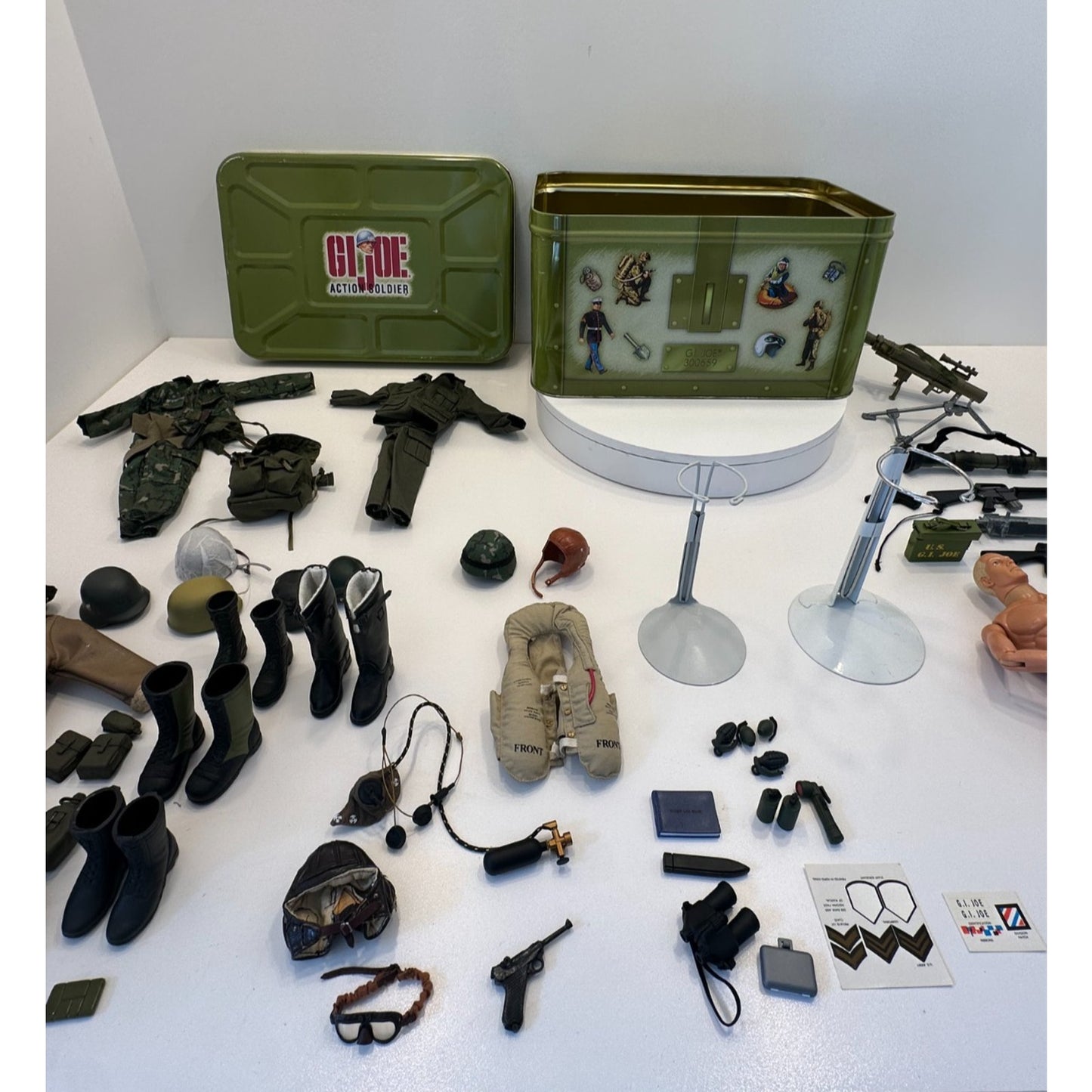 VINTAGE GI Joe Action Figures & Accessories in 1998 Collectable Tin