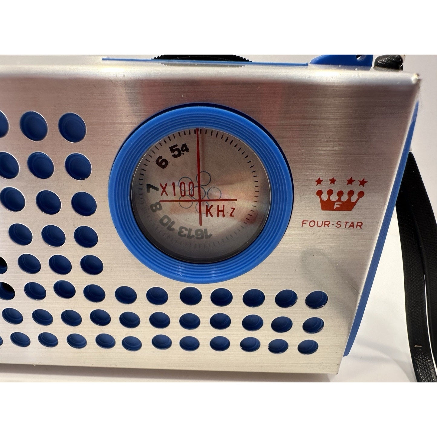VINTAGE *NEW* Seiko 601 Blue Solid State Pocket Transistor Radio