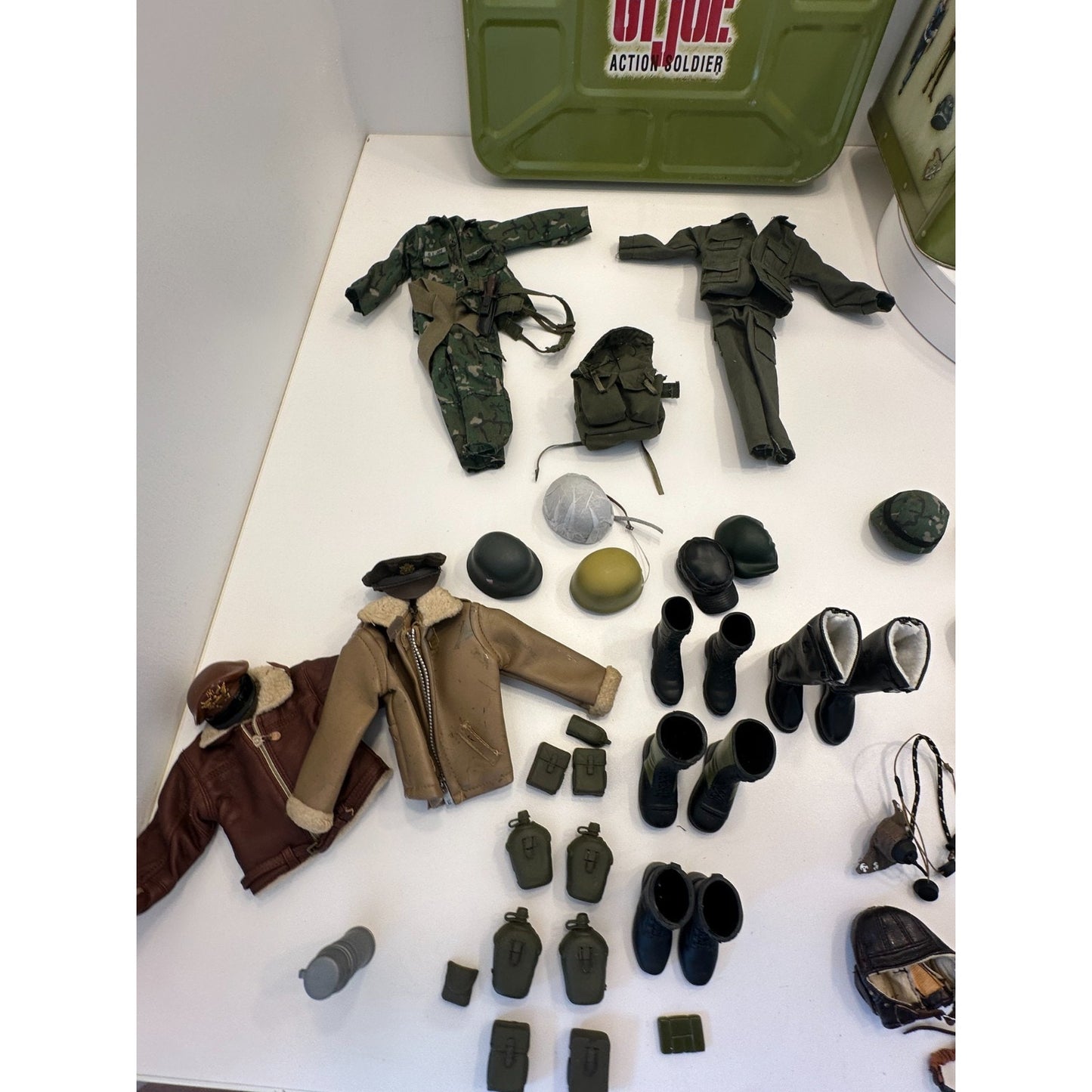 VINTAGE GI Joe Action Figures & Accessories in 1998 Collectable Tin