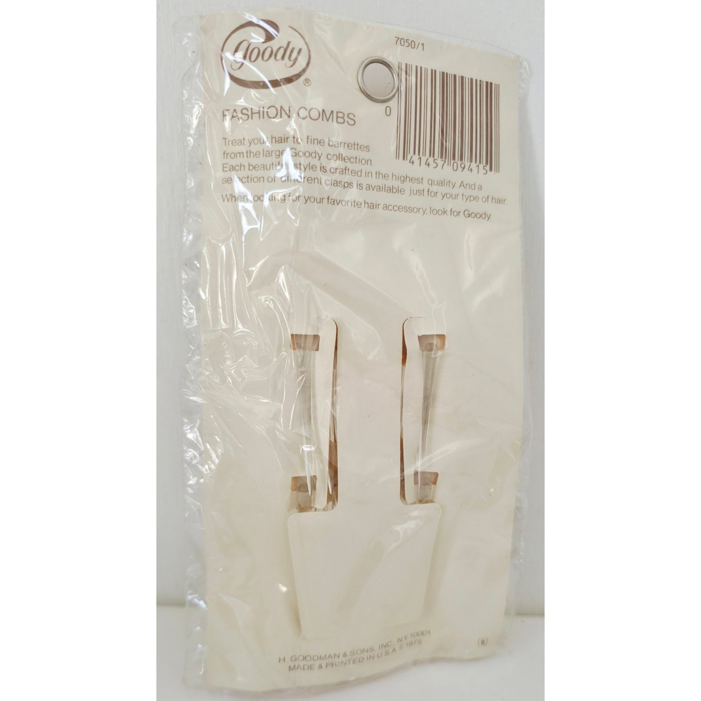 VINTAGE *NEW* 1975 Goody #7050/1 Fashion Combs Scalloped Cream USA