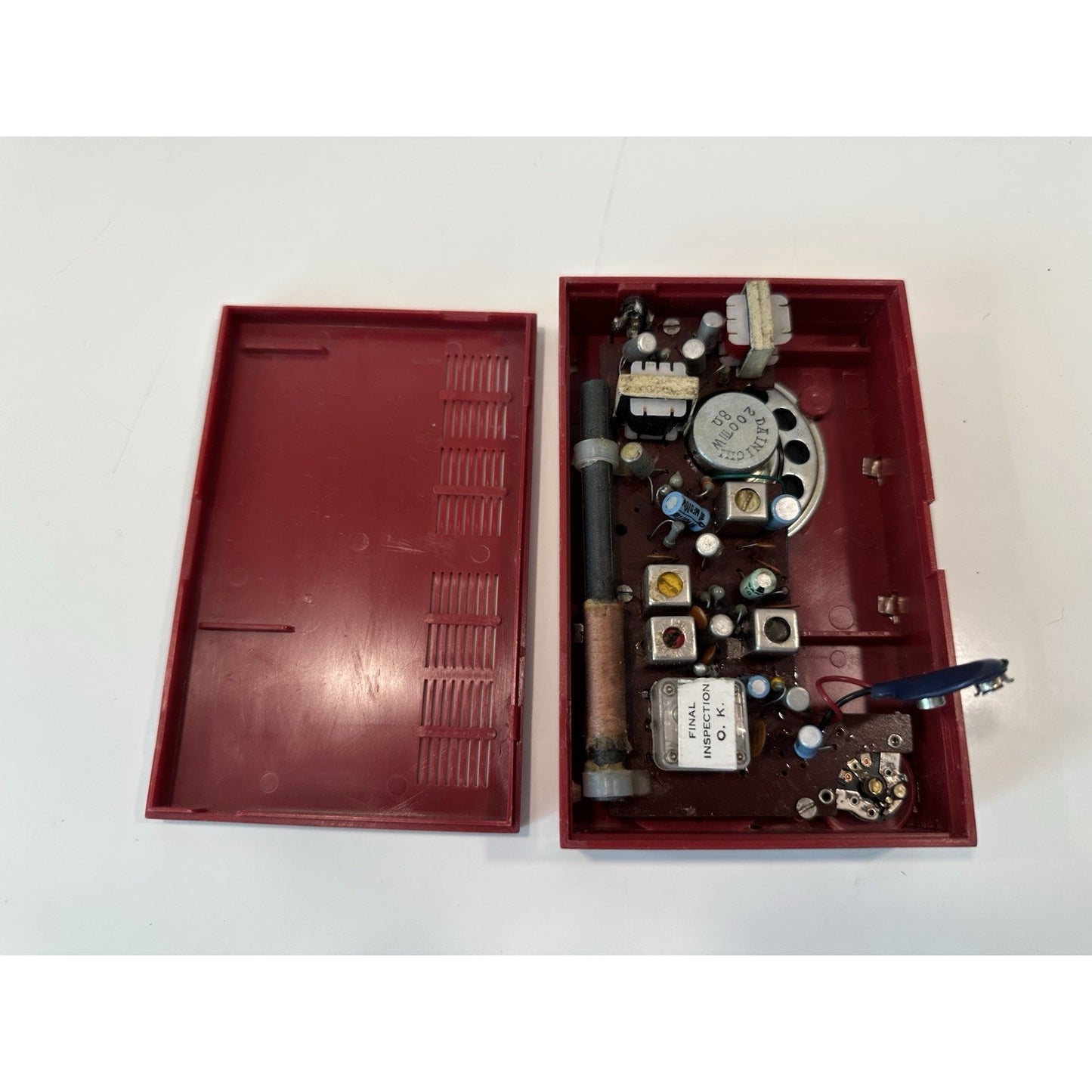 VINTAGE *NEW* Grand Prix Deluxe Hi-Fi Red Transistor AM Pocket Radio