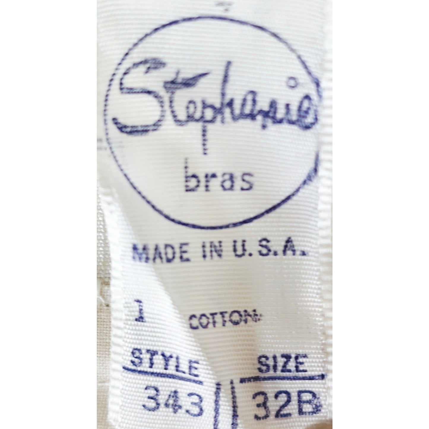 VINTAGE *NEW* 1960's Stephanie Women's Cream Bullet Bra w/Center Flower Size 32B