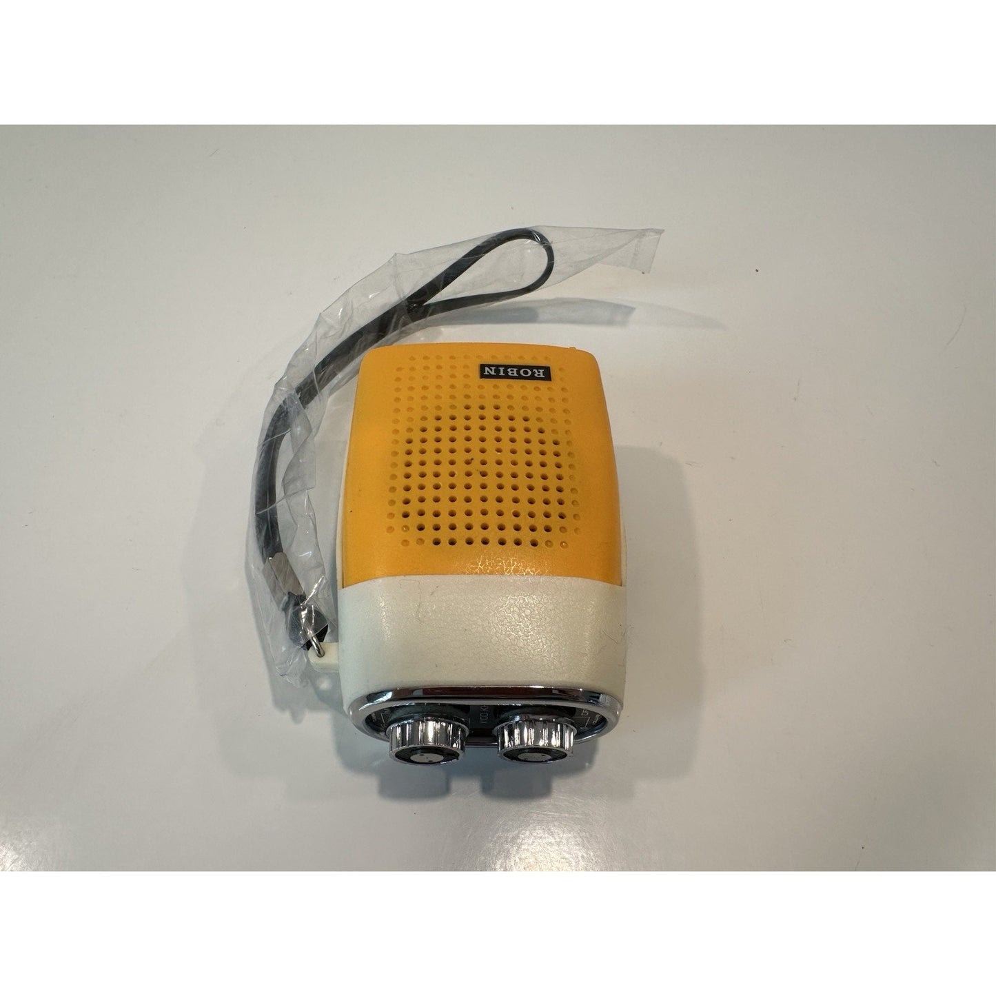 VINTAGE *NEW* 1960's ROBIN AIE-741 Black/Yellow Solid State Micro Transistor Radio