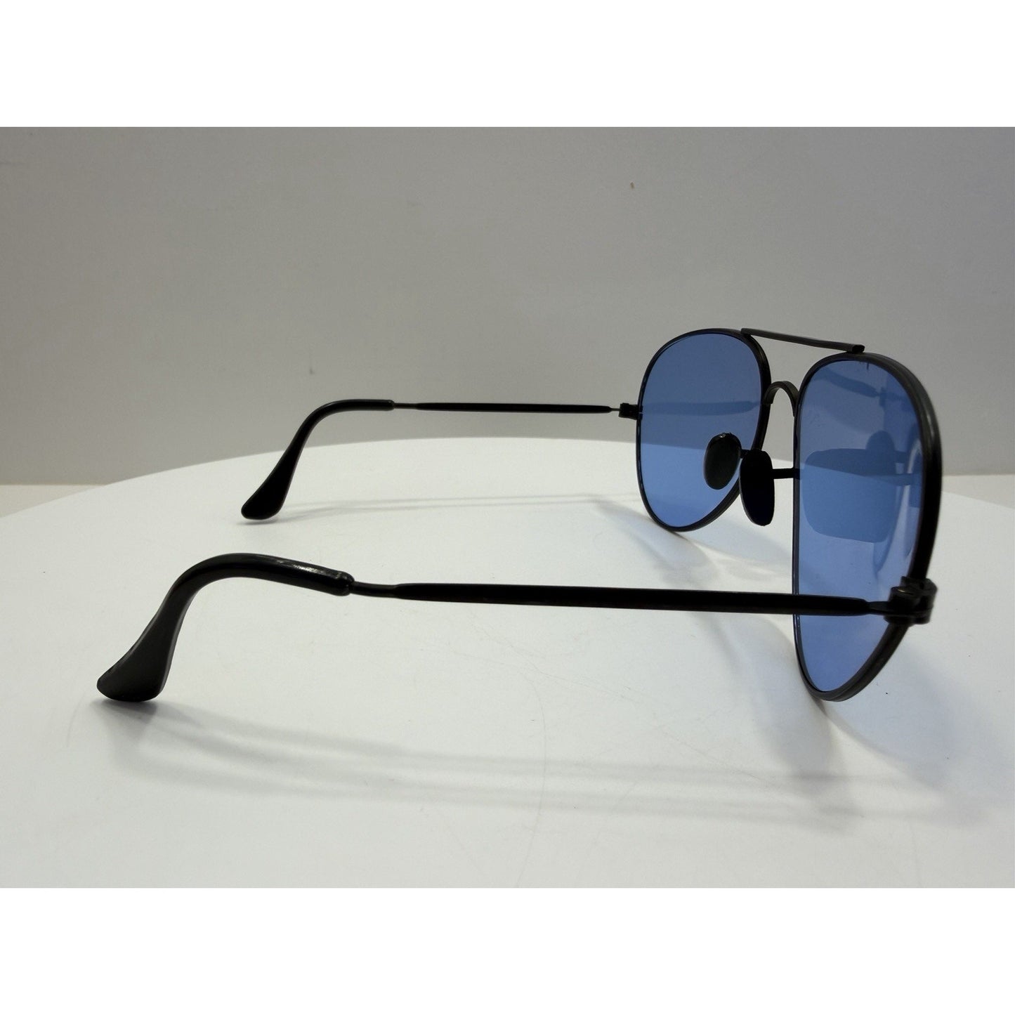 VINTAGE *NEW* 1970's Aviator Black Metal Frame with Blue Tinted Lens Sunglasses