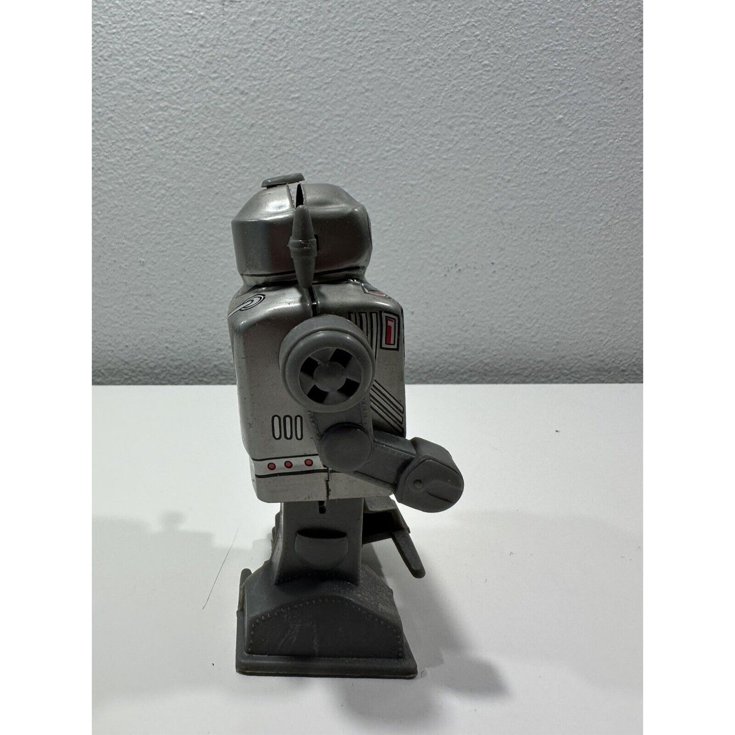 VINTAGE *NEW* Classic 5.5" Captain the Robot / Tin Wind-Up Toy