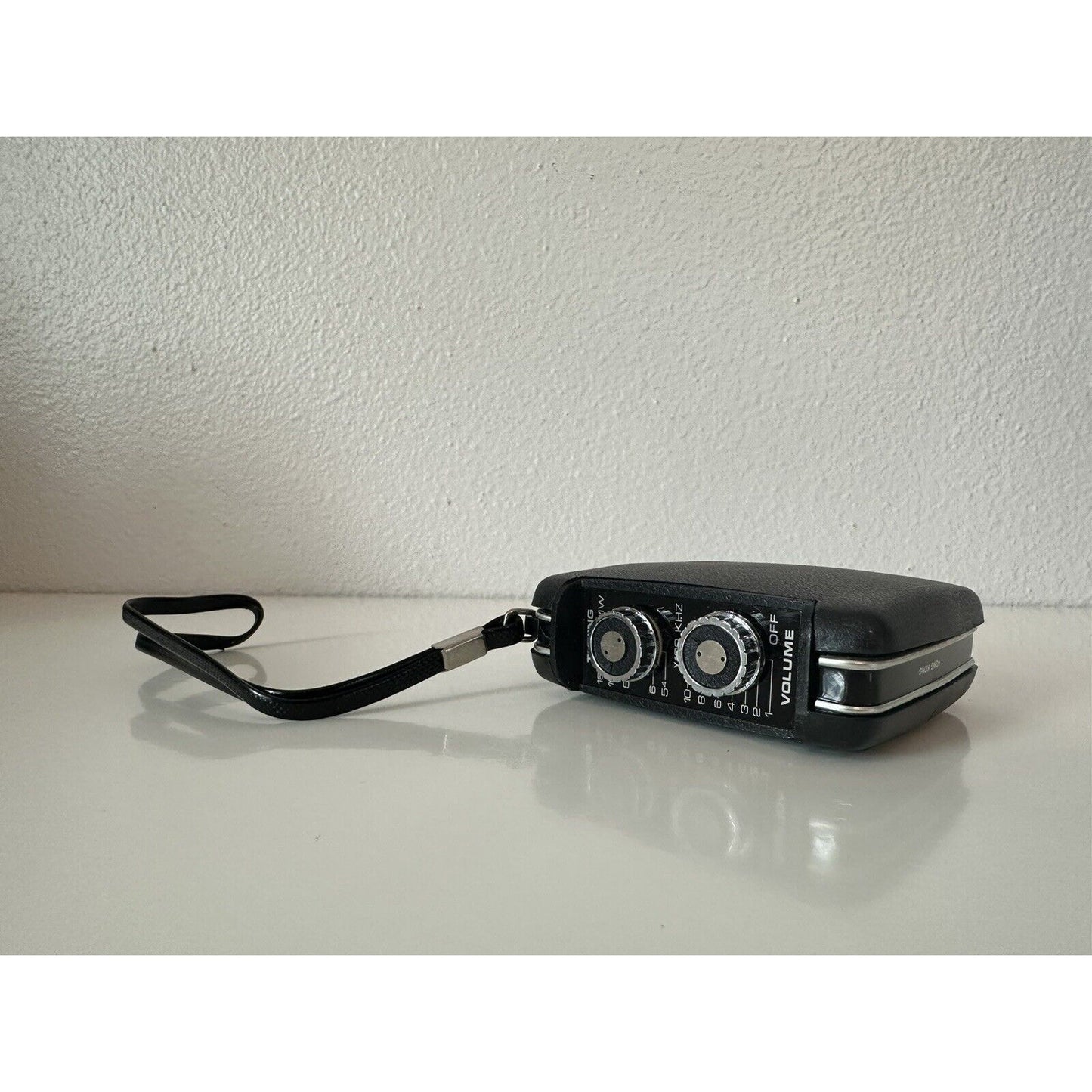 VINTAGE *NEW* Four Star FS-7 Solid State Radio Black
