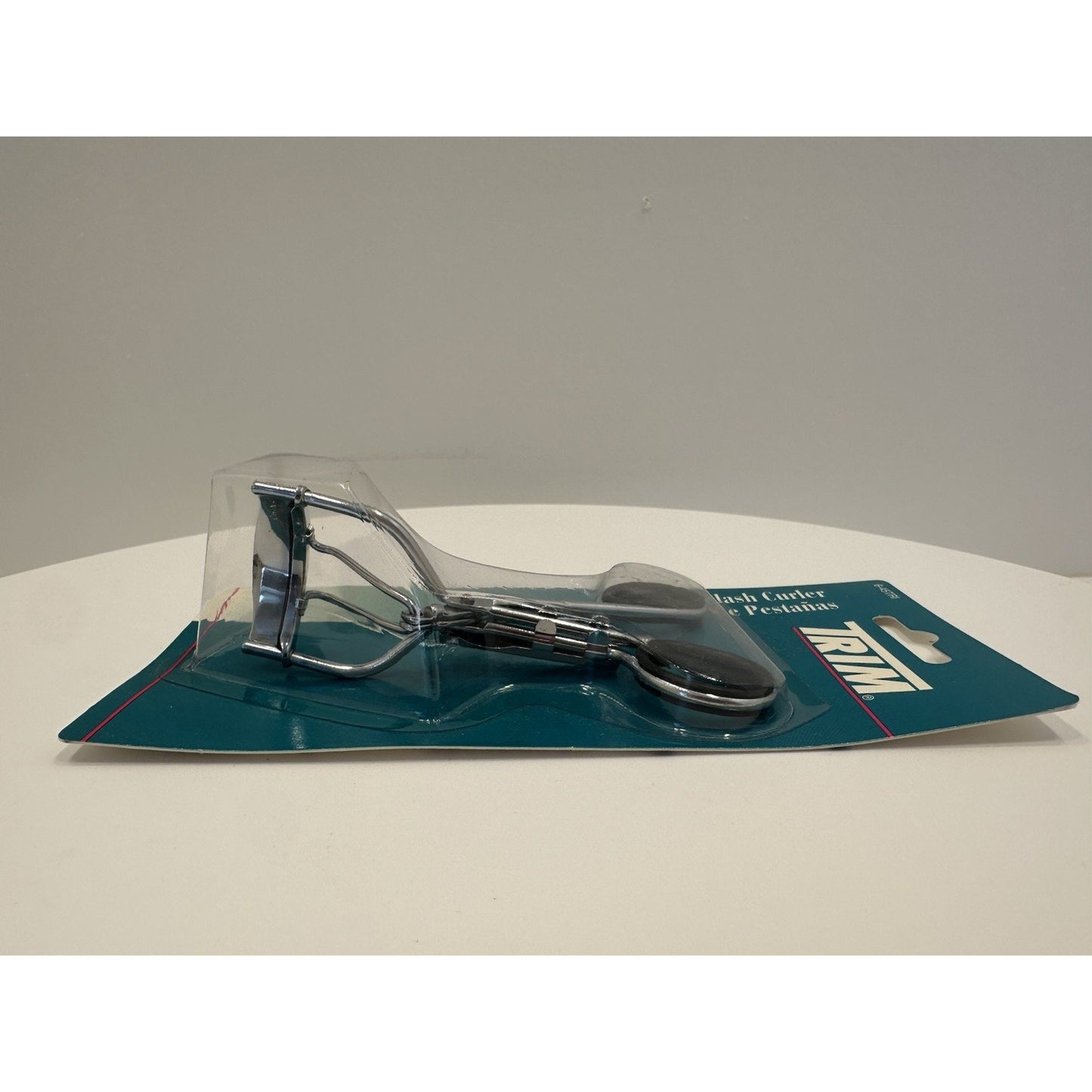 VINTAGE *NEW* 1980's Trim 6-45TRI Eyelash Curler Sealed