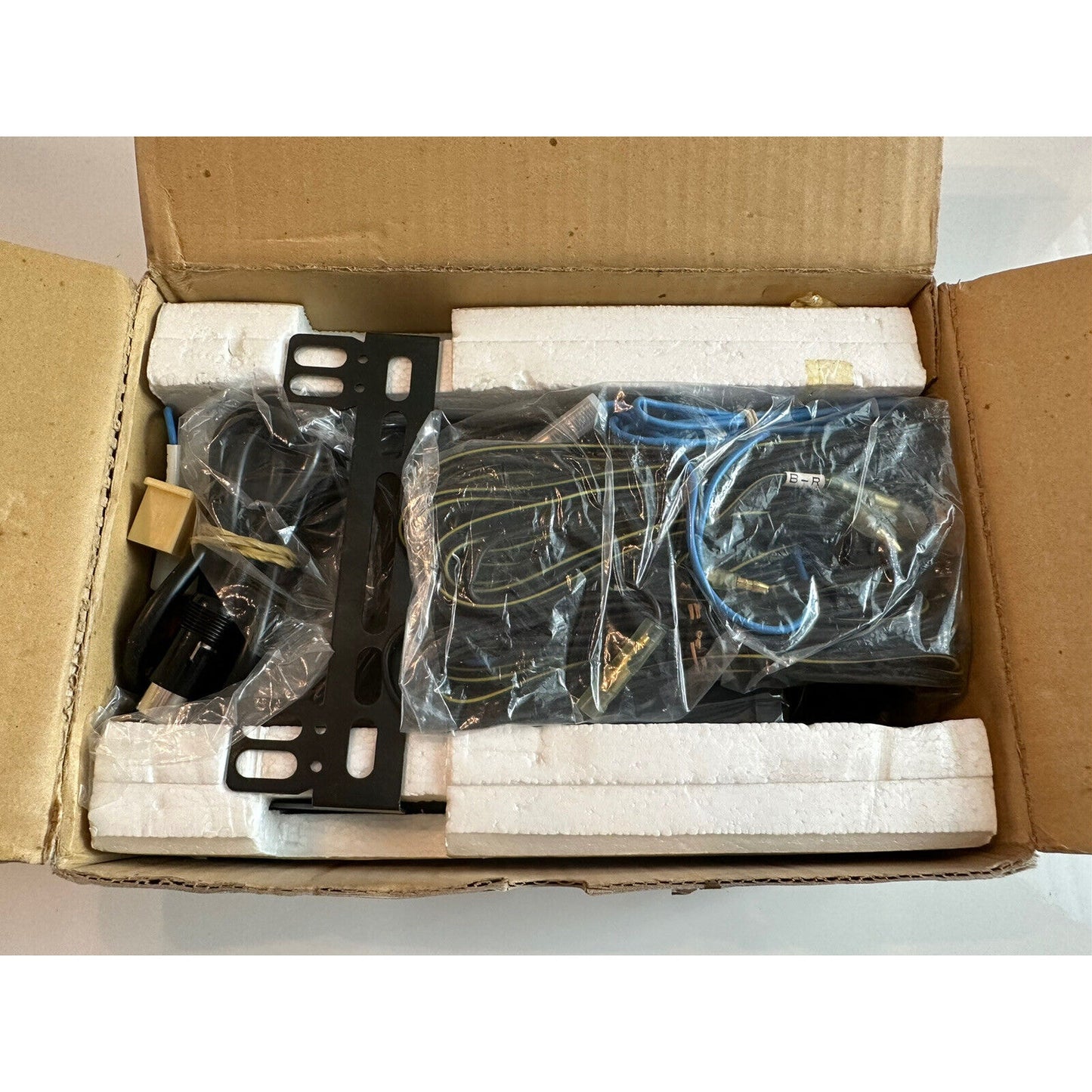 VINTAGE *NEW* Mitsubishi CV-22EM High Power Amplifier