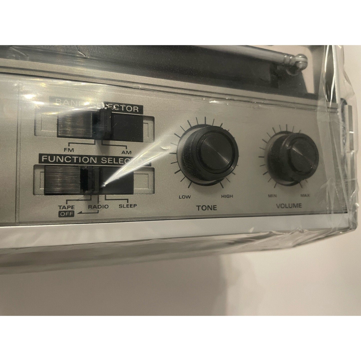 VINTAGE *NEW* 1980's Hitachi TRK-5650 AM/FM Cassete Stereo