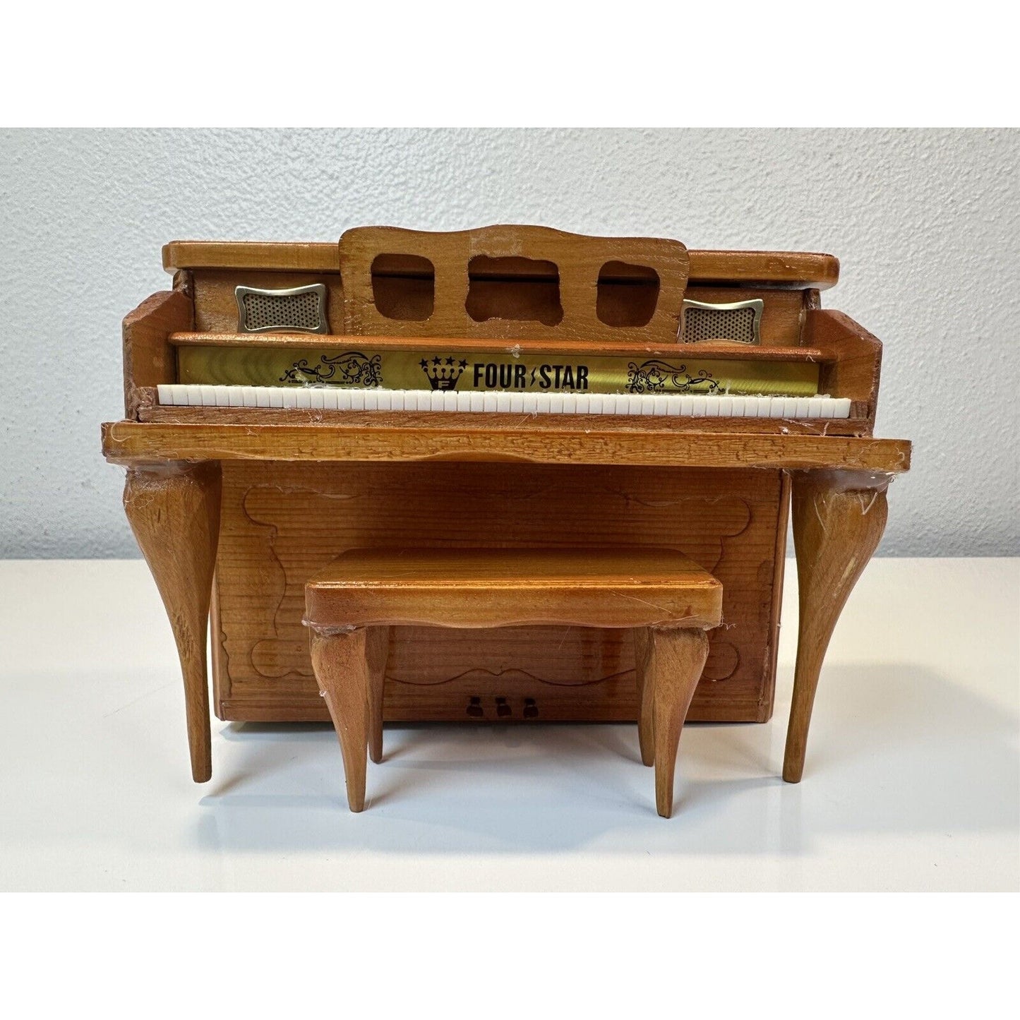 VINTAGE *NEW* 1960's Four Star Solid State Wooden Piano Radio
