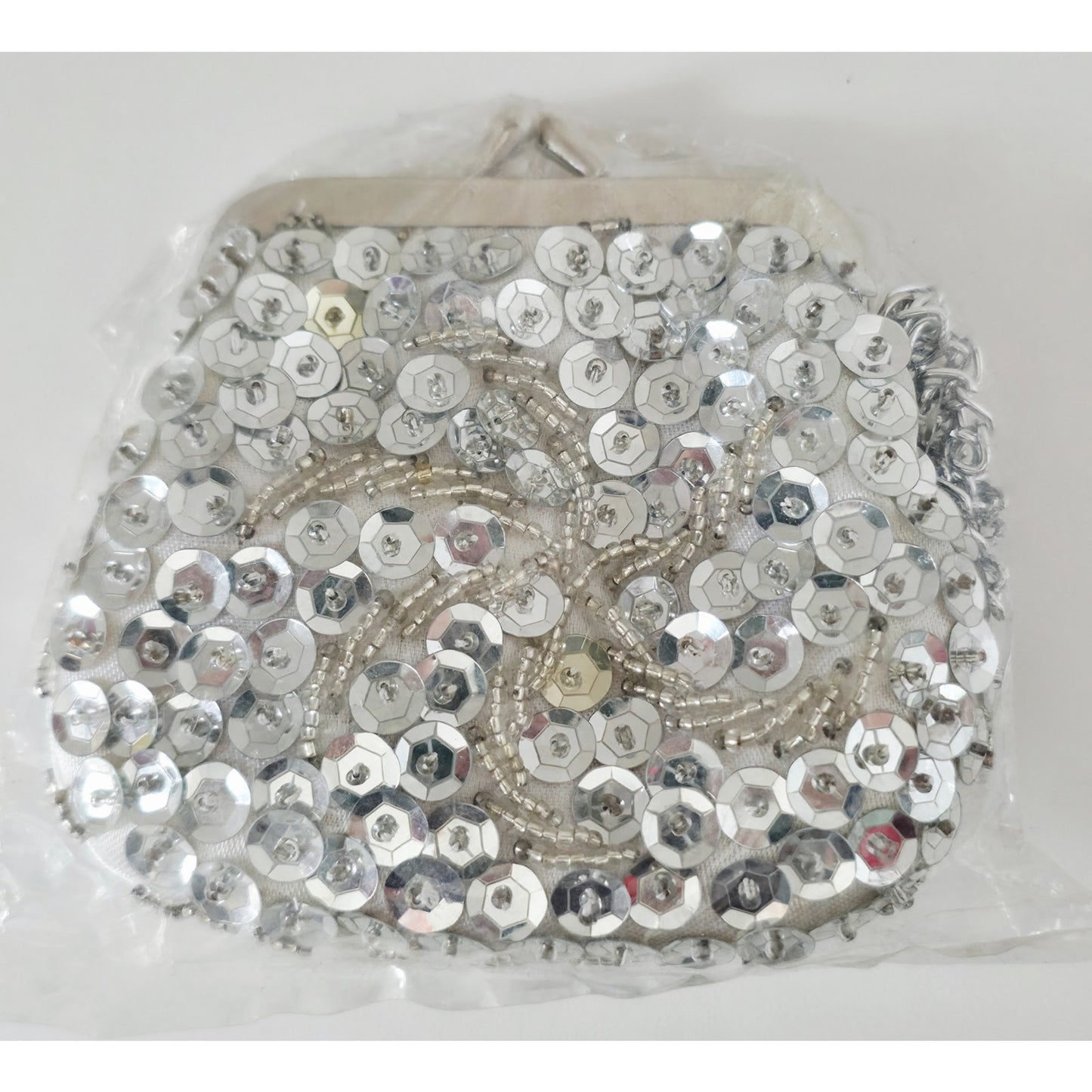 VINTAGE *NEW* 1960's Small Silver Change Purse with Pearl Design Never Opened