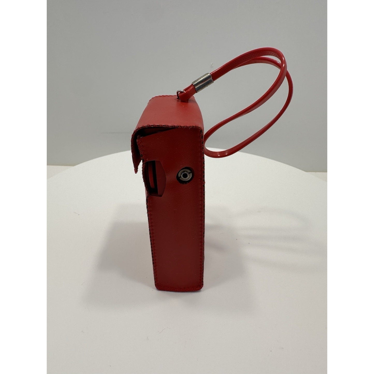 VINTAGE *NEW* 1970's Four Star FS-8 Solid State AM Radio in Red