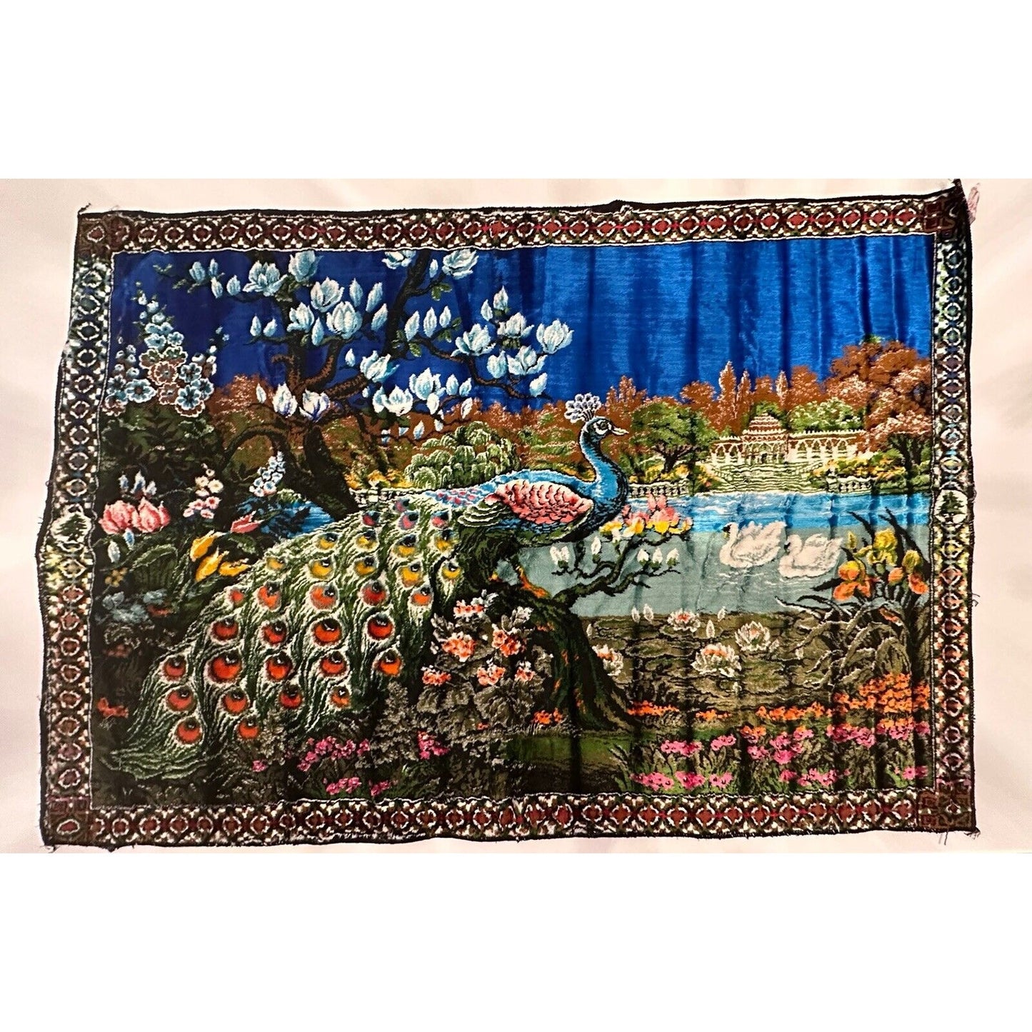 VINTAGE *NEW* Beautiful Peacock At the Lagoon Wall Art Rug/ Tapestry
