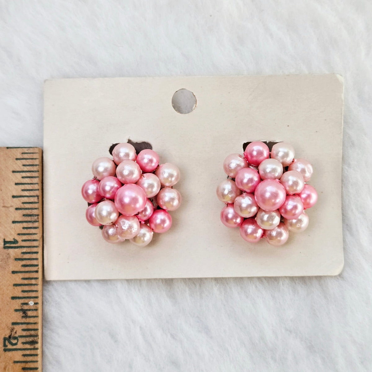 VINTAGE *NEW* 1950's Pink Faux Pearl Cluster Clip-On Earrings On Card 1.2" Hong Kong