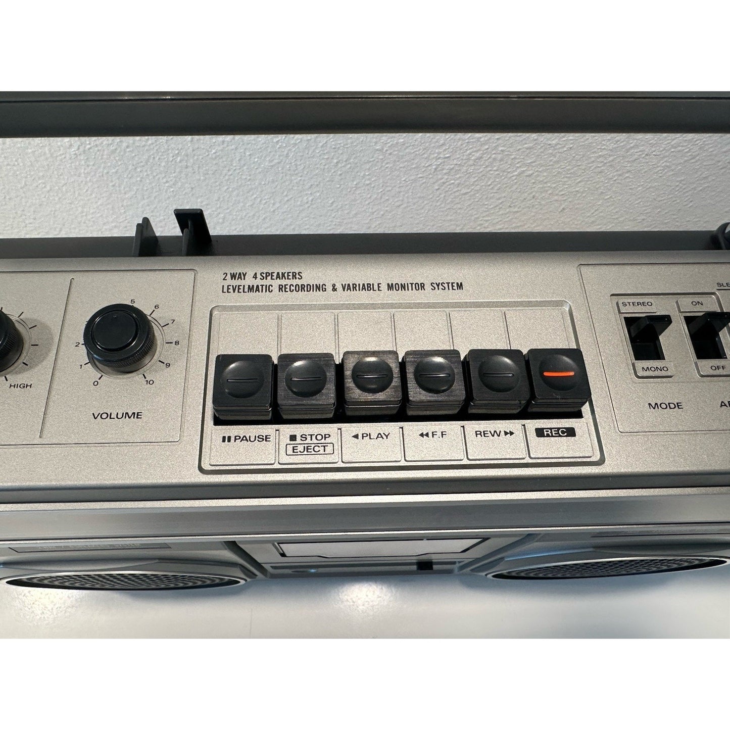 VINTAGE *NEW* 80's Hitachi TRK-7500H Boom Box Radio Cassette Recorder